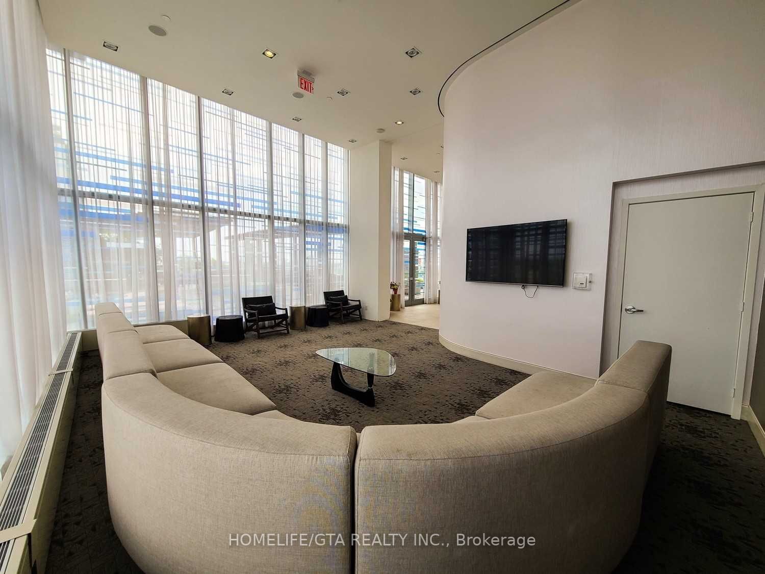 72 Esther Shiner Blvd, #321