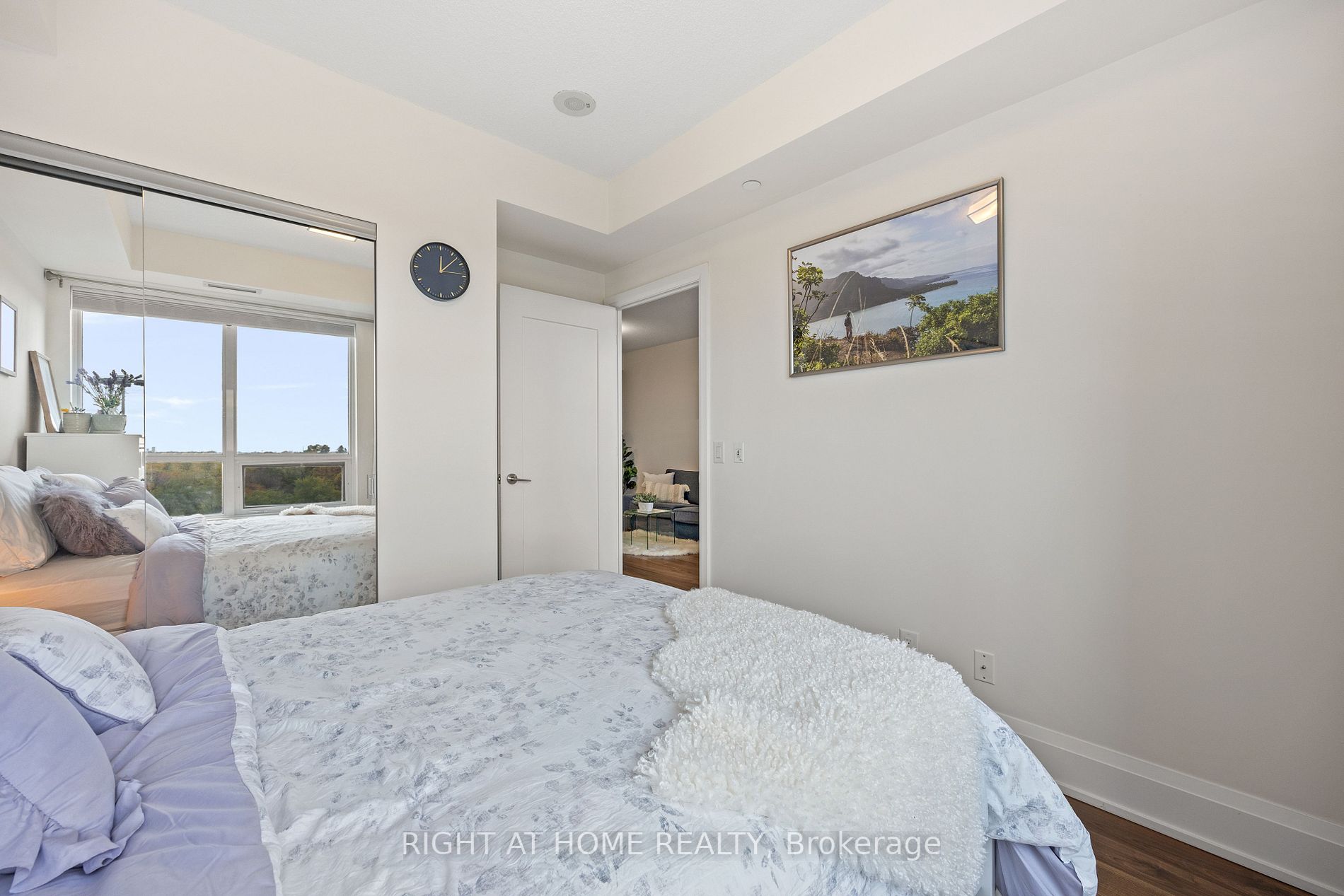 120 Harrison Garden Blvd, #908
