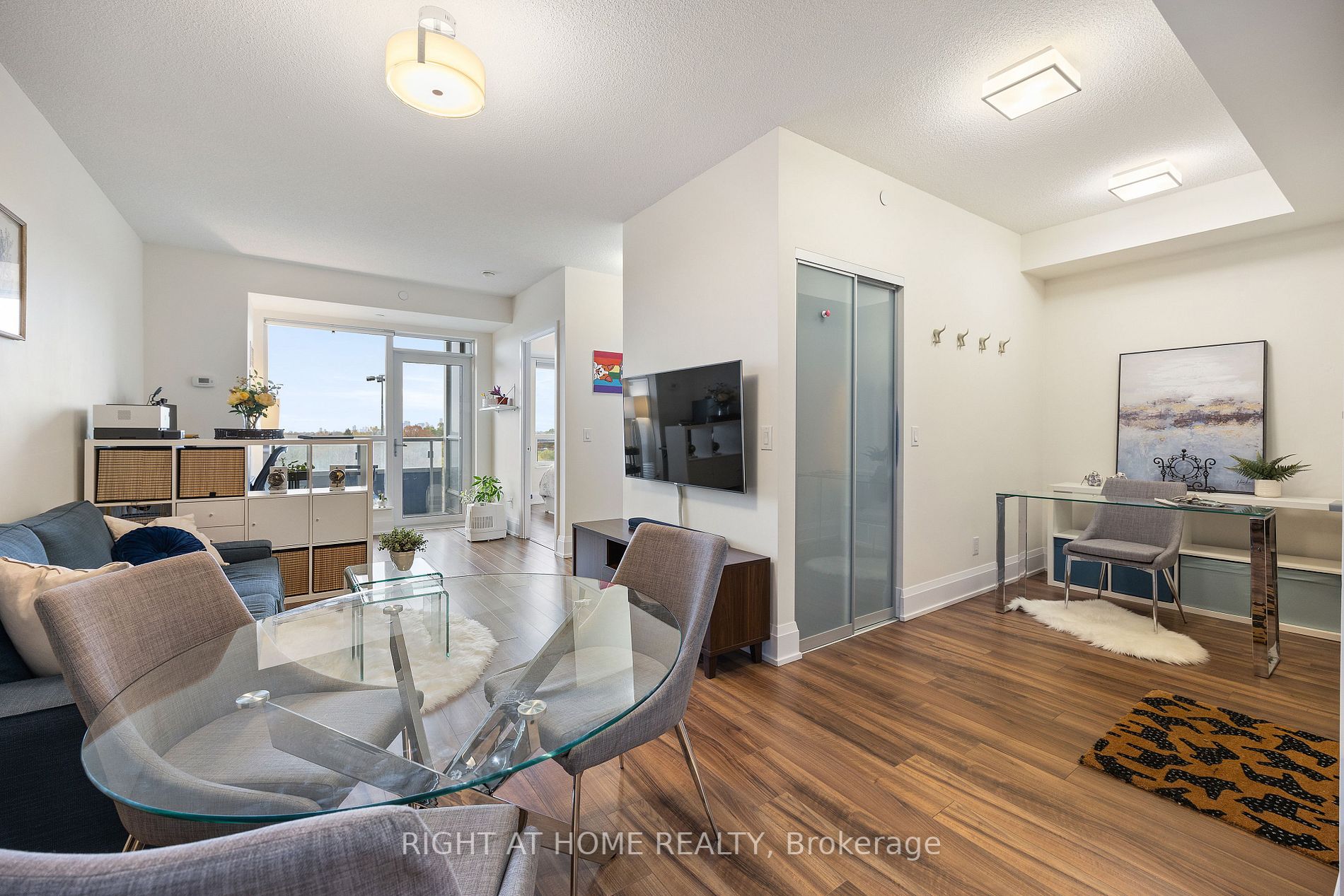 120 Harrison Garden Blvd, #908