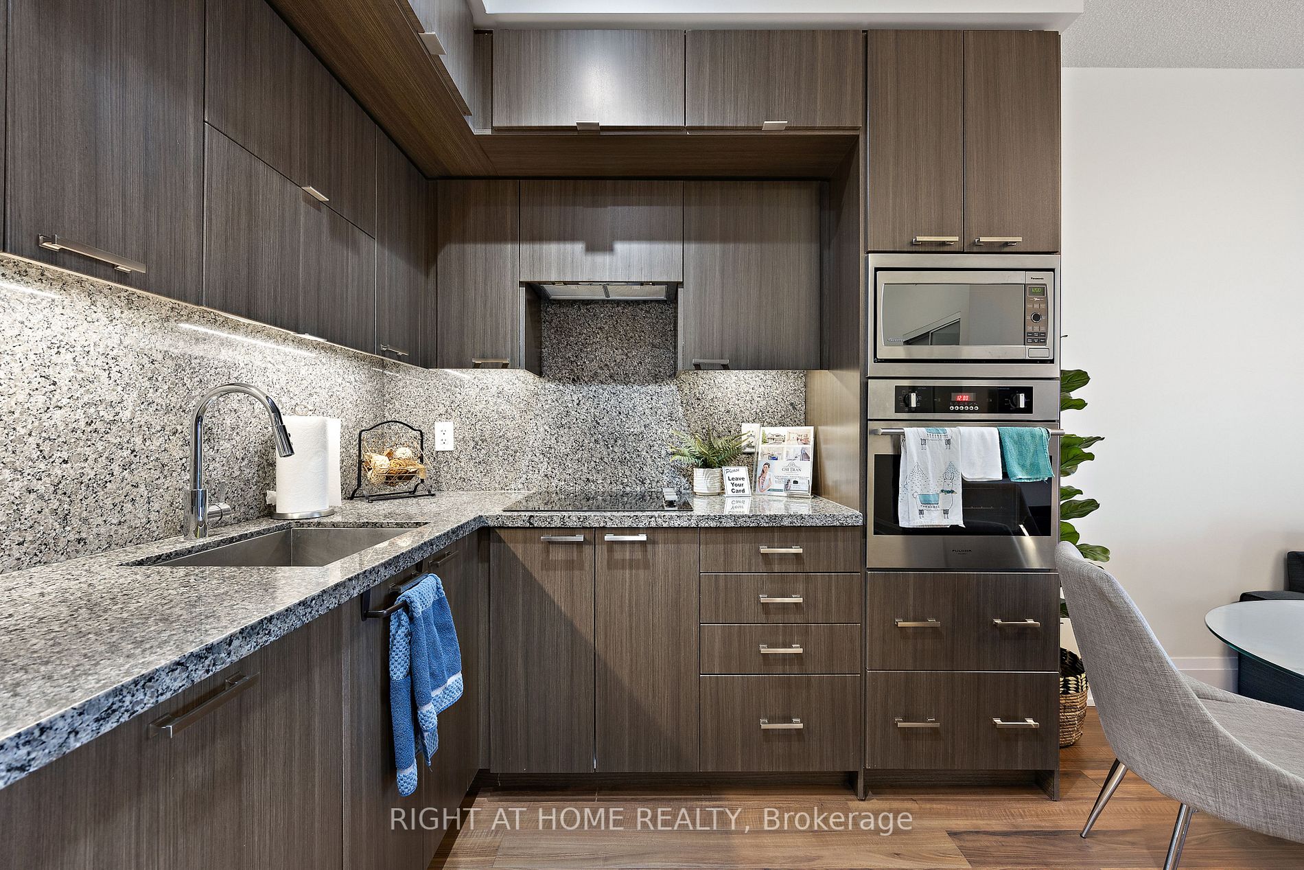 120 Harrison Garden Blvd, #908