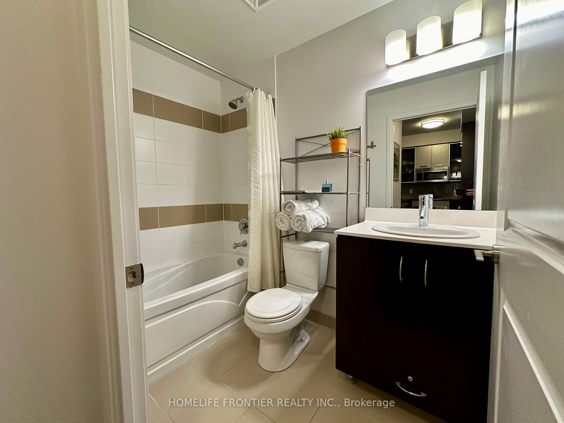5168 Yonge St, #205