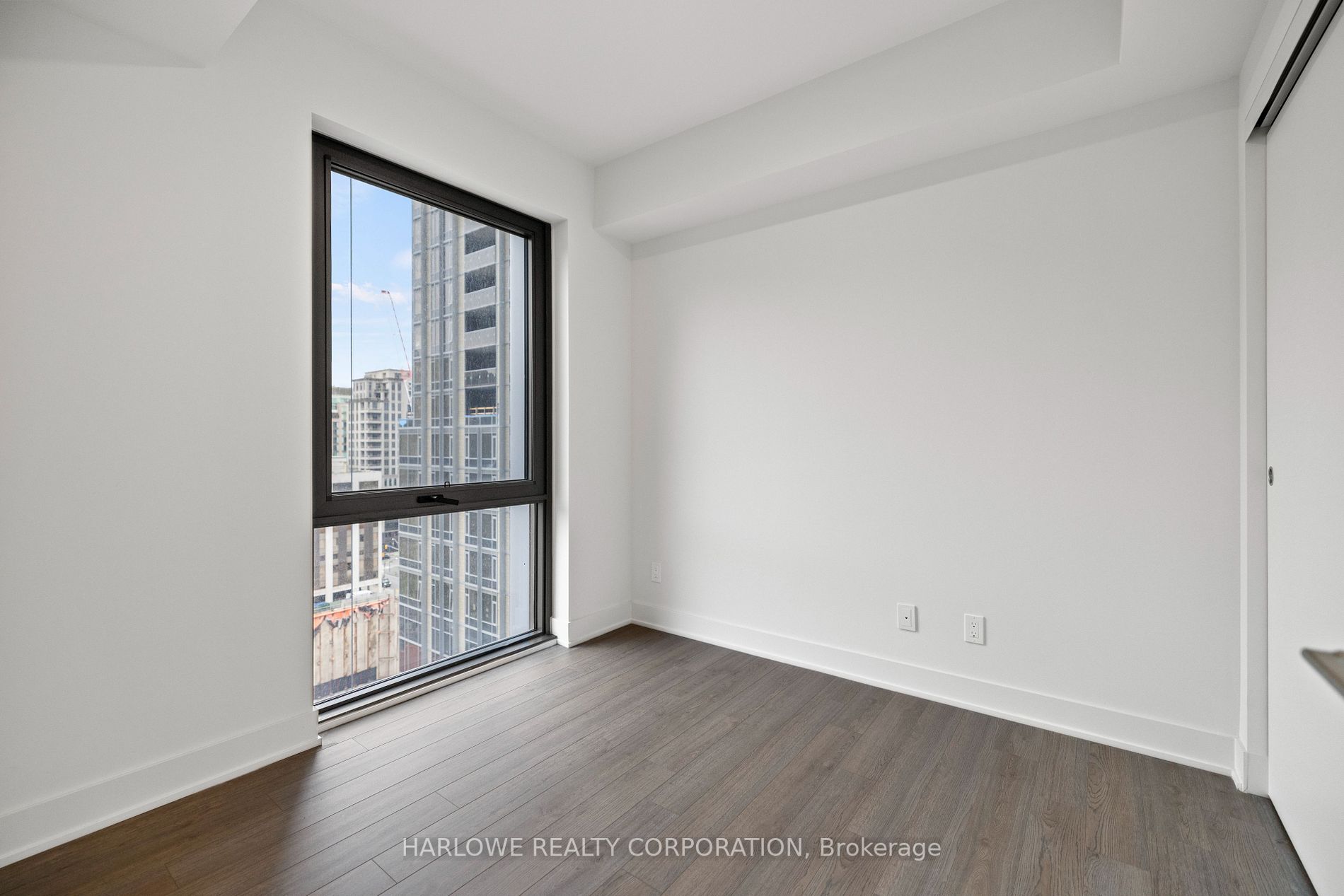 8 Cumberland St, #1203