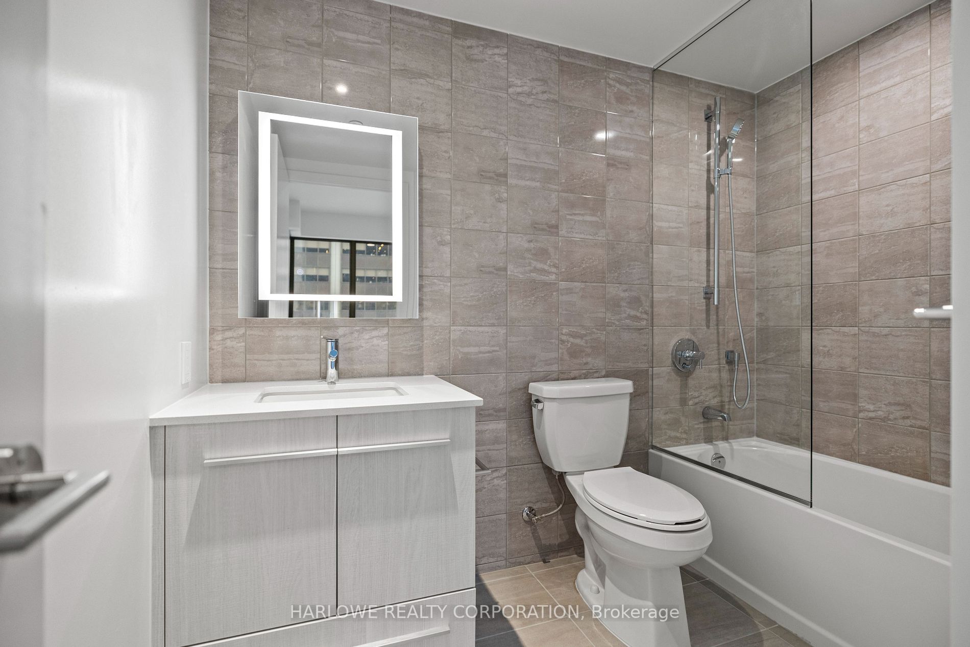 8 Cumberland St, #1203