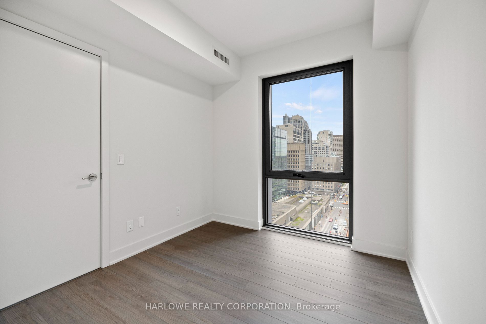 8 Cumberland St, #1203