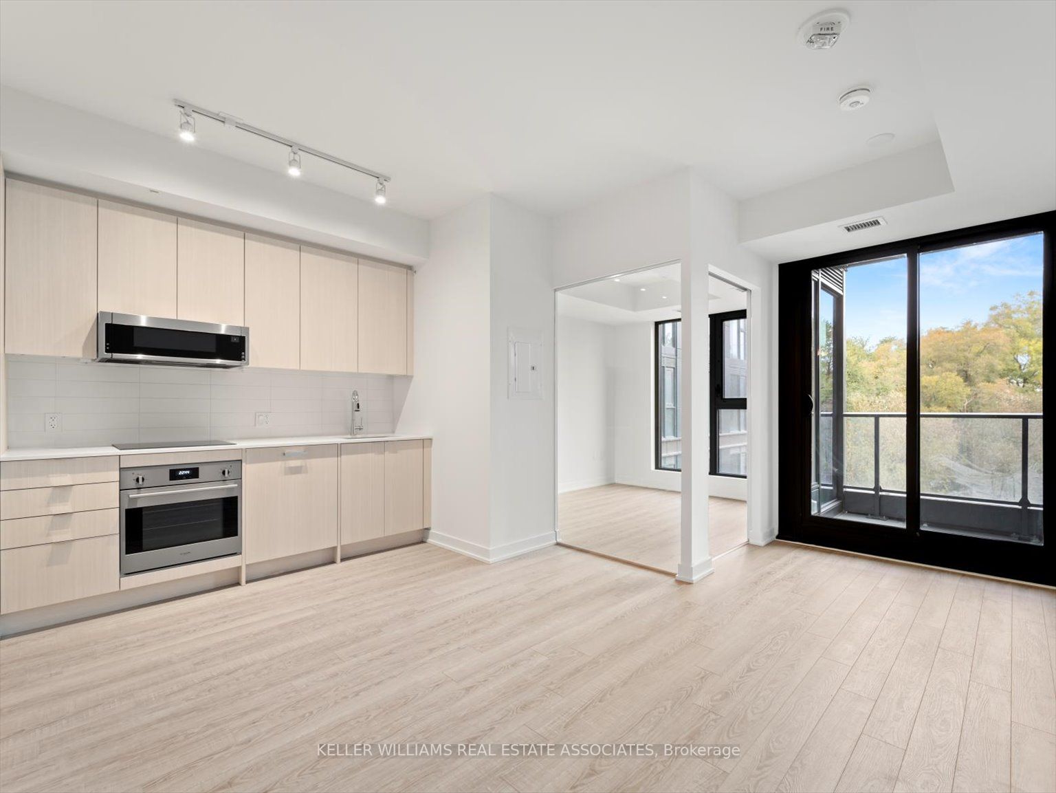 250 Lawrence Ave W, #402