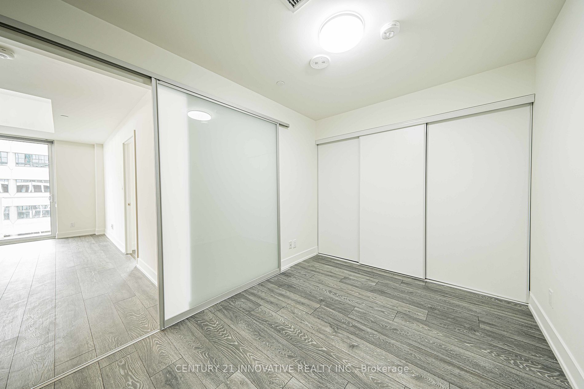 180 Fairview Mall Drive, #517