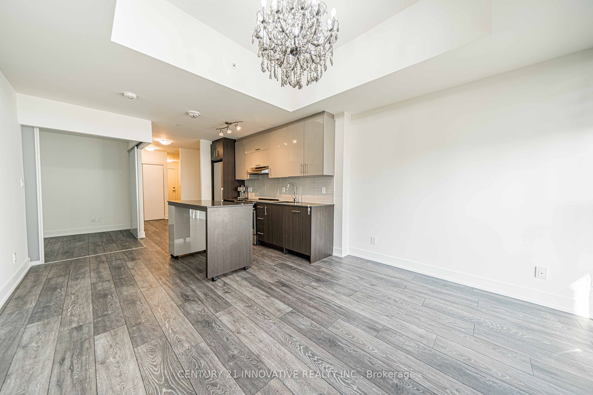 180 Fairview Mall Drive, #517