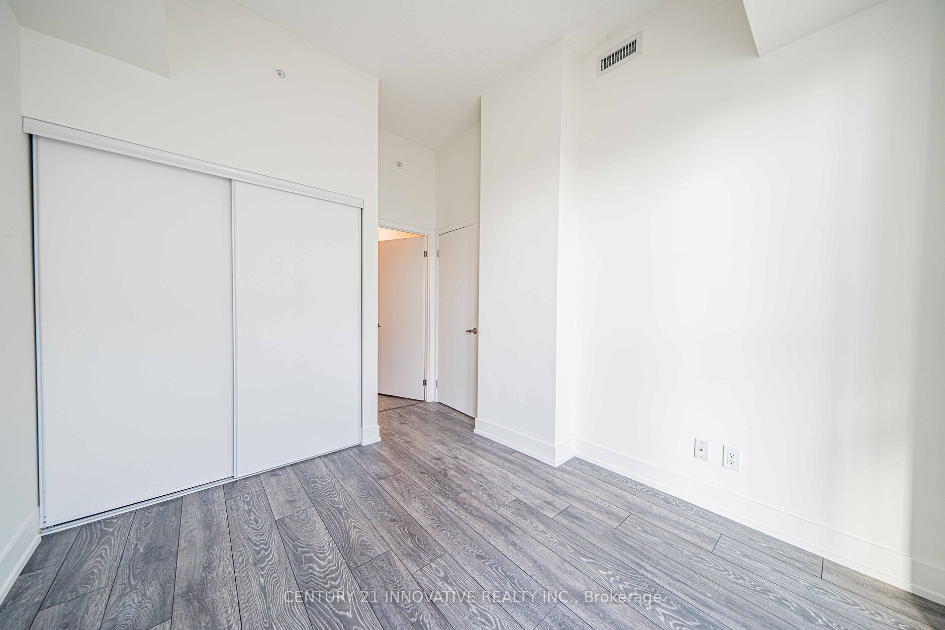 180 Fairview Mall Drive, #517