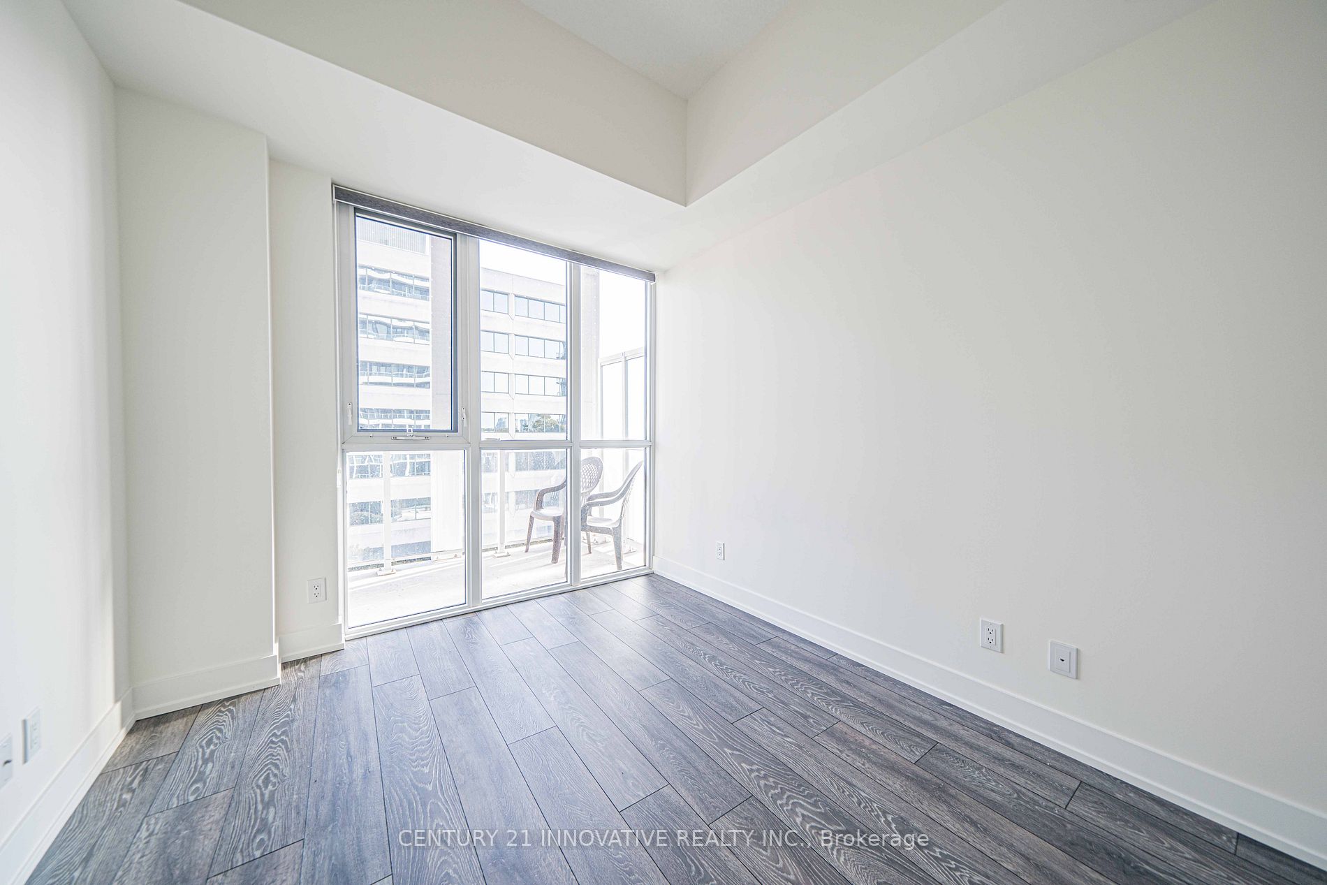 180 Fairview Mall Drive, #517