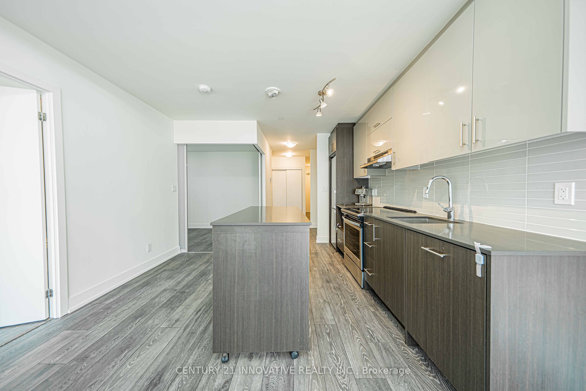 180 Fairview Mall Drive, #517