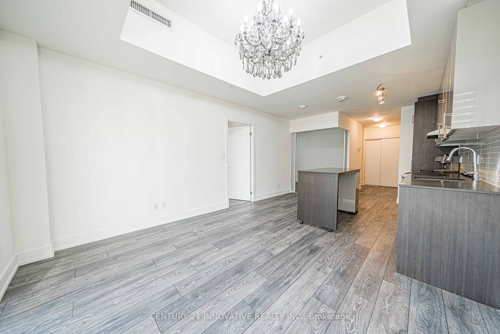180 Fairview Mall Drive, #517