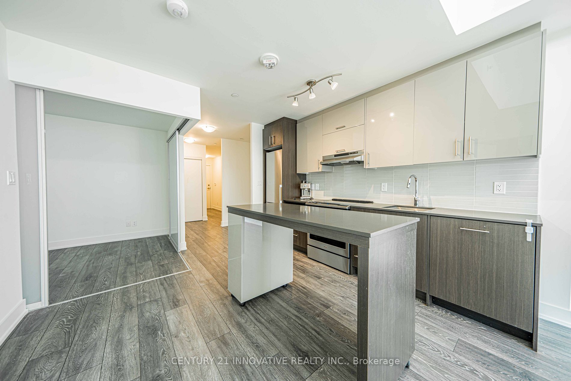 180 Fairview Mall Drive, #517