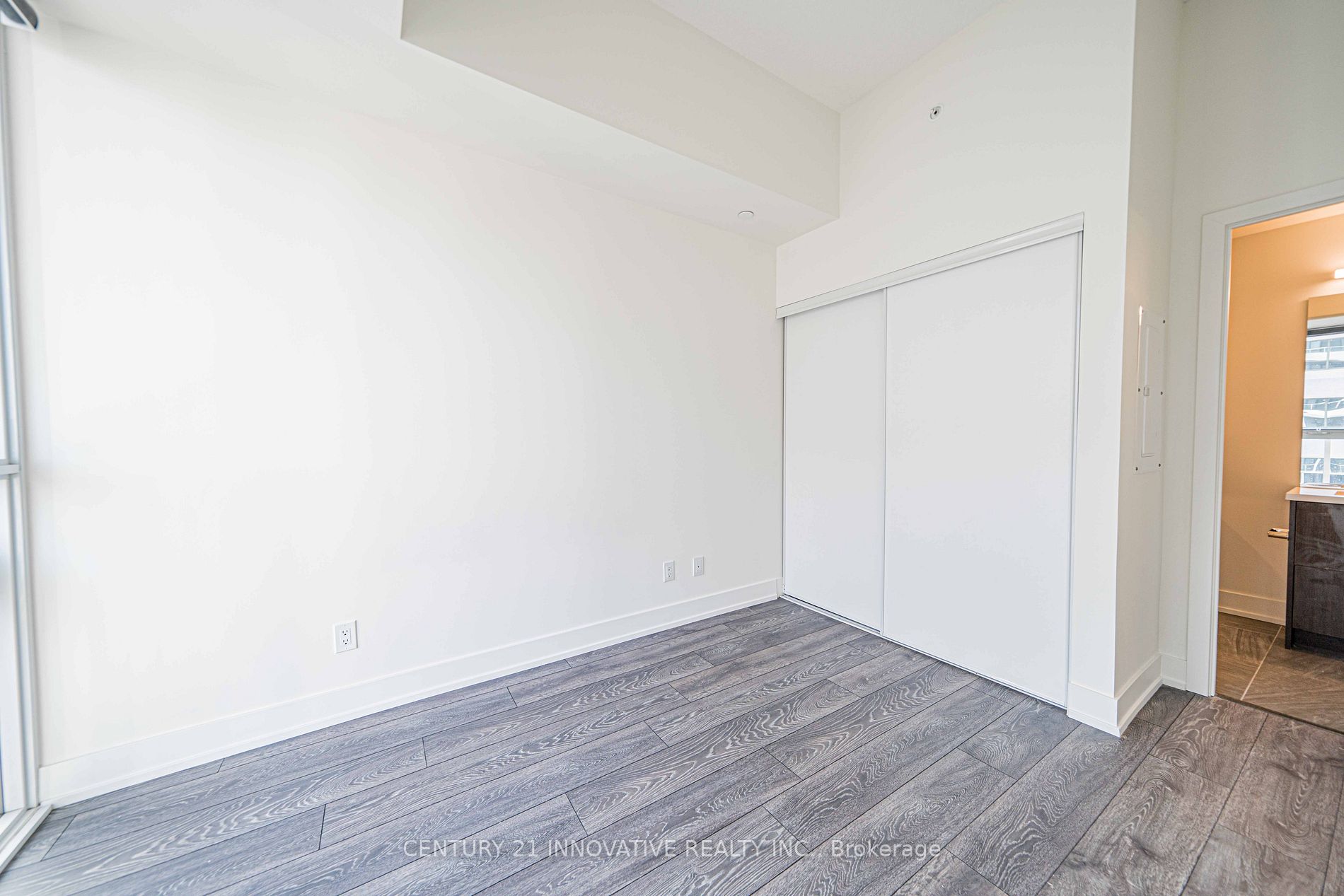 180 Fairview Mall Drive, #517