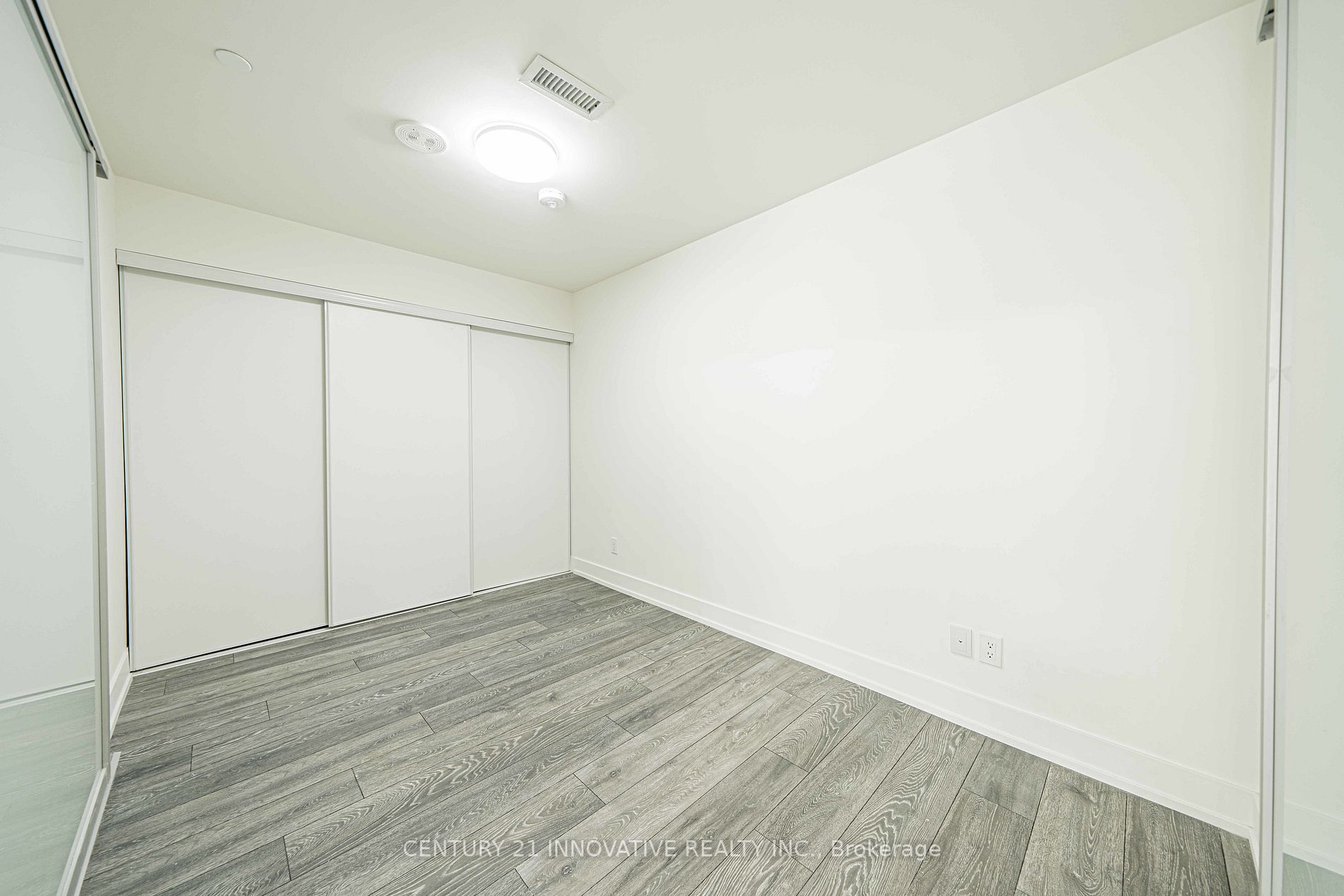 180 Fairview Mall Drive, #517