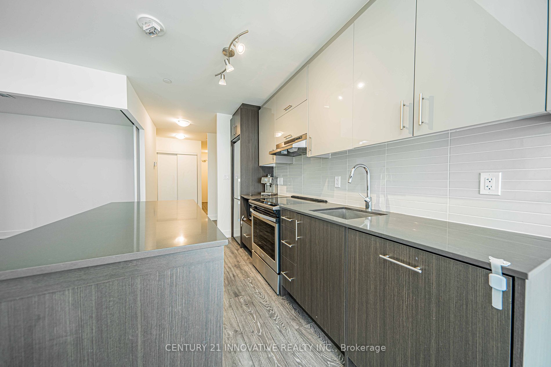 180 Fairview Mall Drive, #517