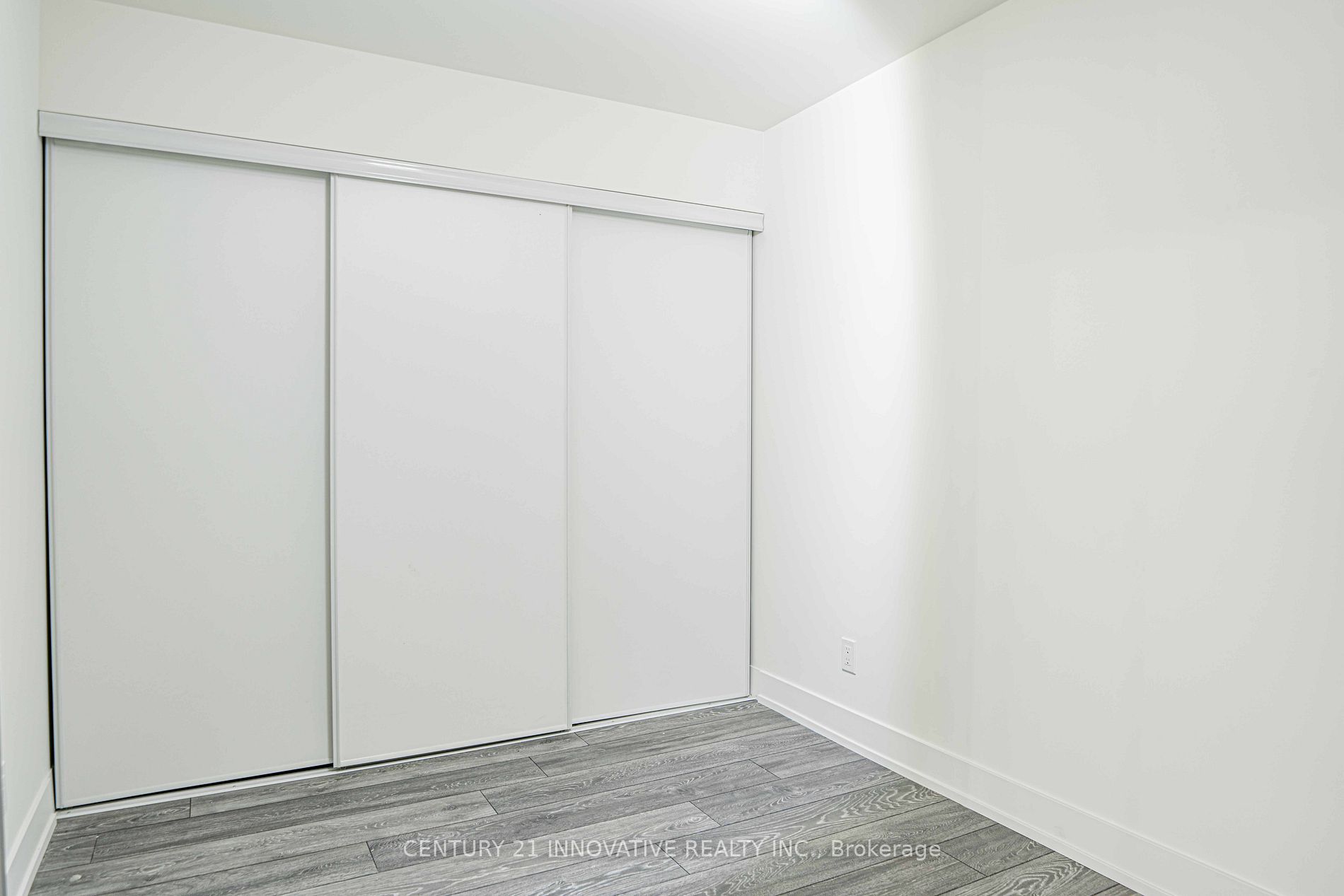 180 Fairview Mall Drive, #517