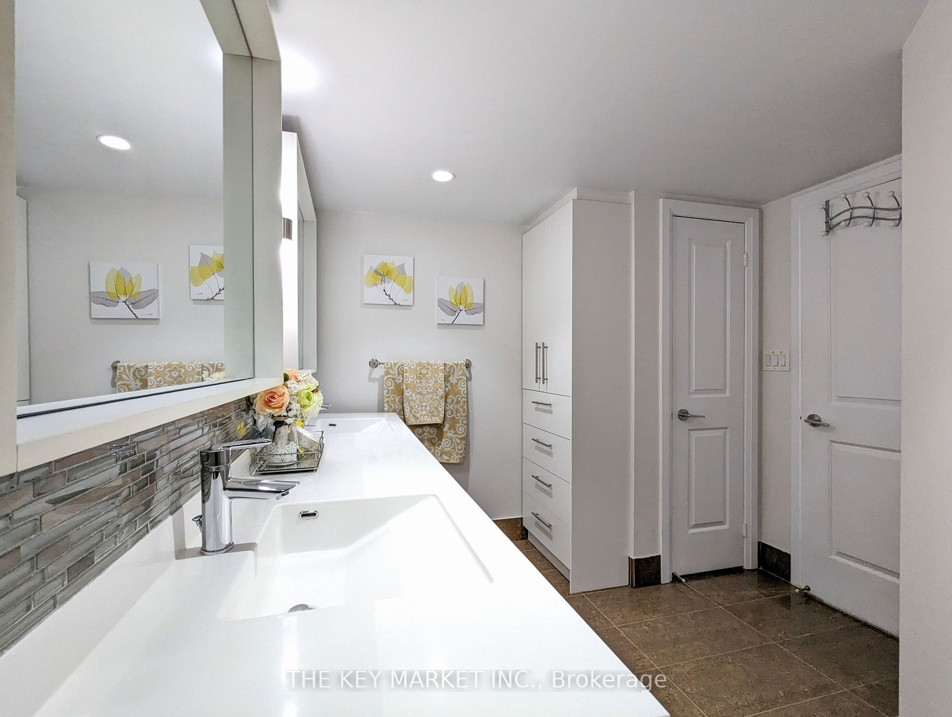 9 Oakburn Cres, #Th35