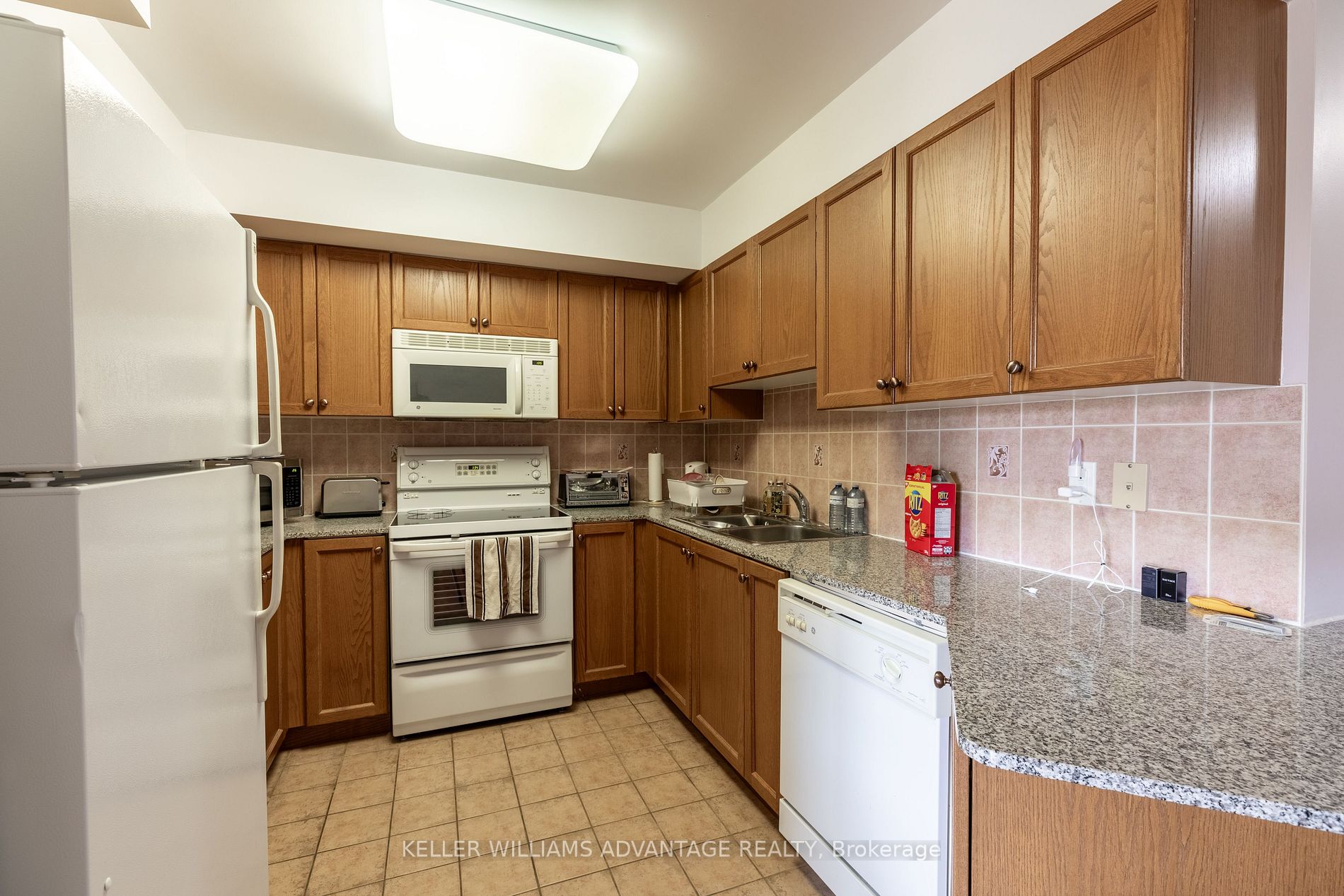 1730 Eglinton Ave E, #301