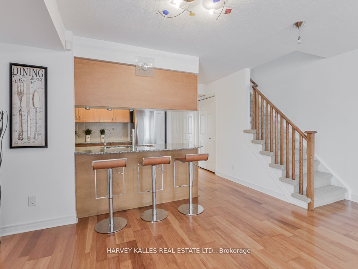 2 Brian Peck Cres, #301