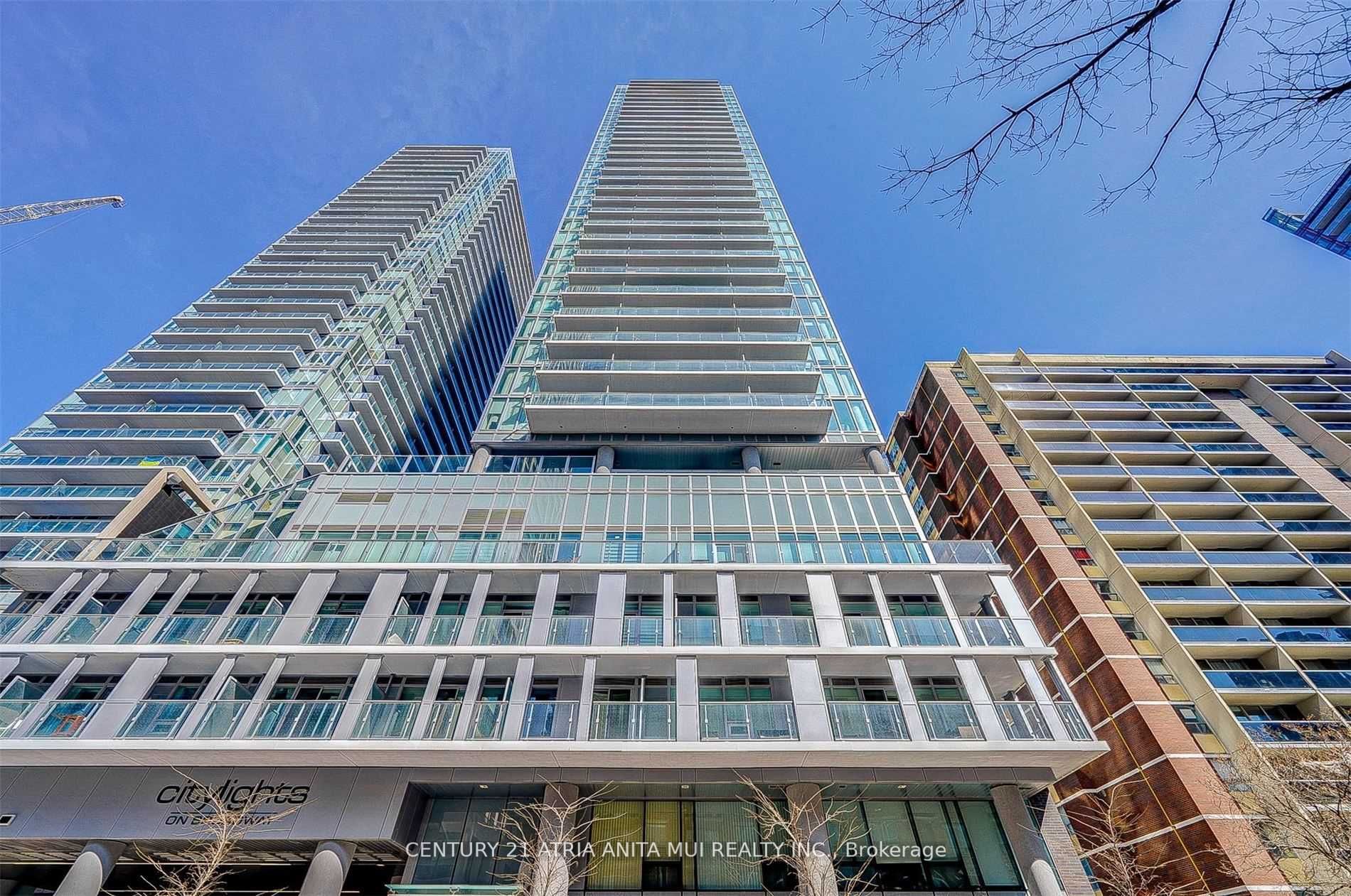 195 Redpath Ave, #716