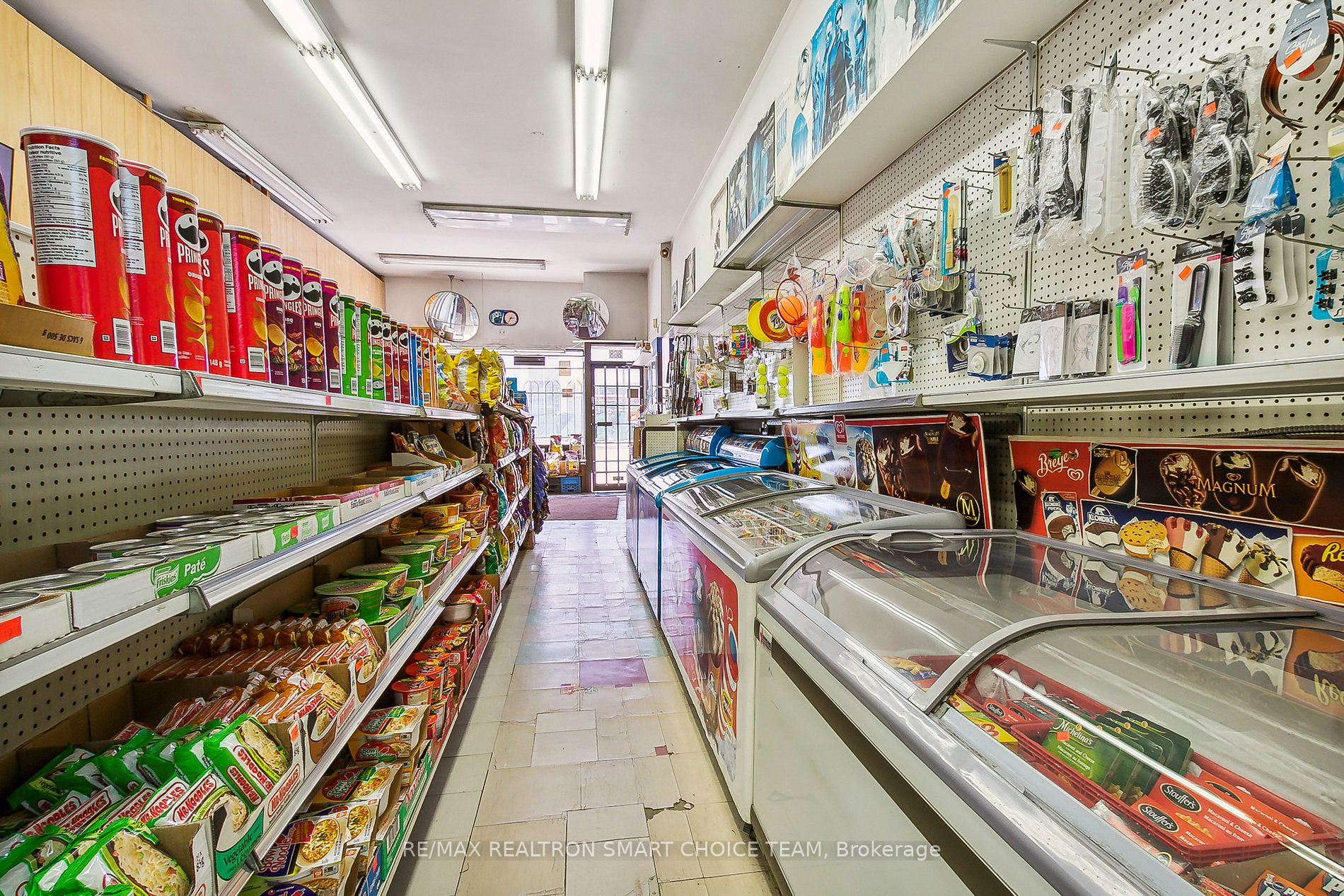 868 Eglinton Ave E