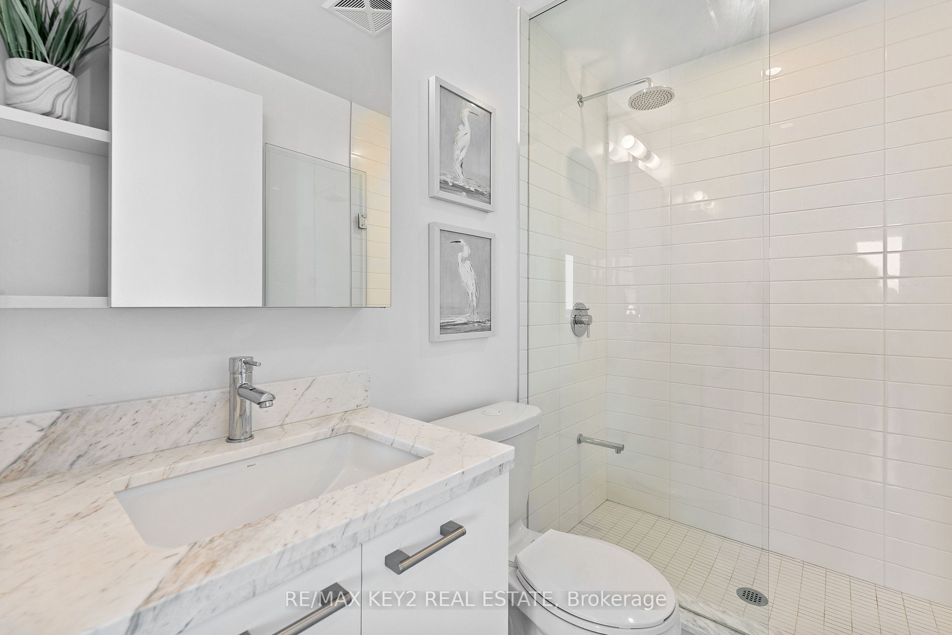 2221 Yonge St, #4509