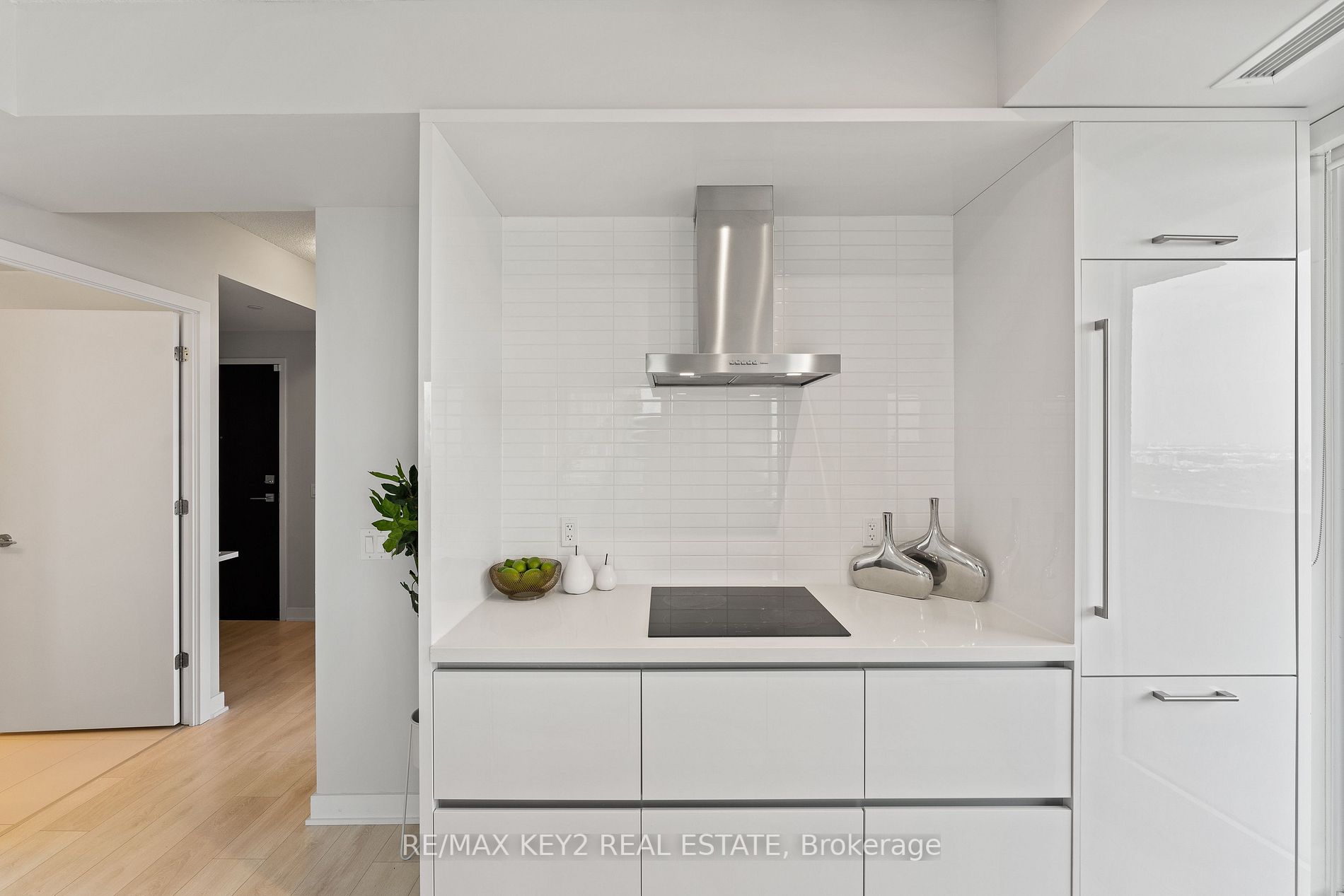 2221 Yonge St, #4509