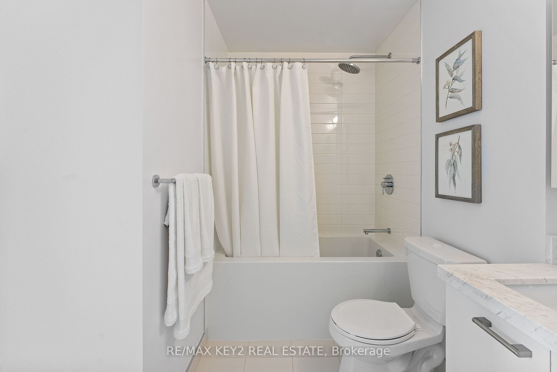 2221 Yonge St, #4509