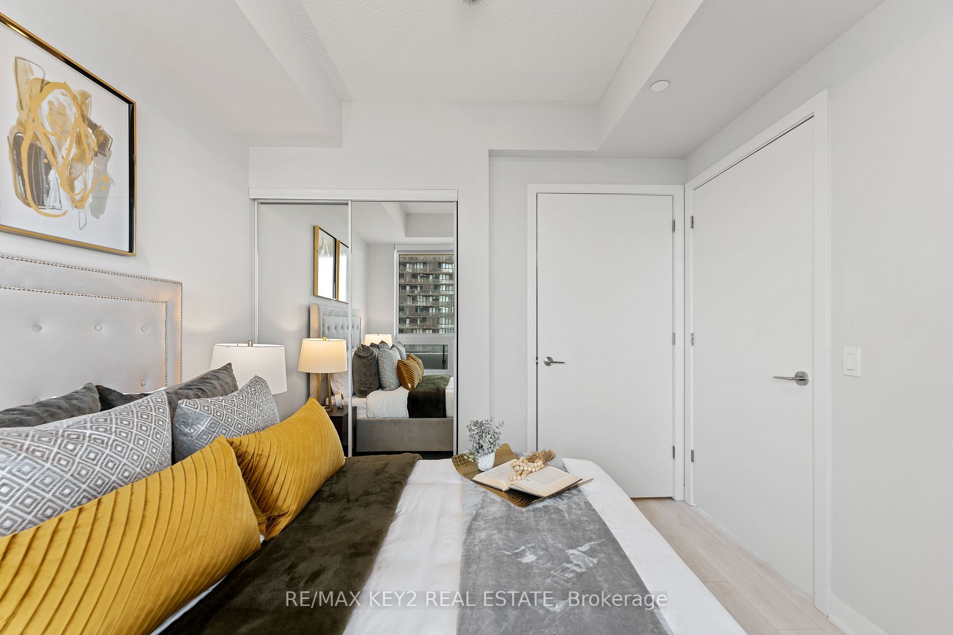 2221 Yonge St, #4509