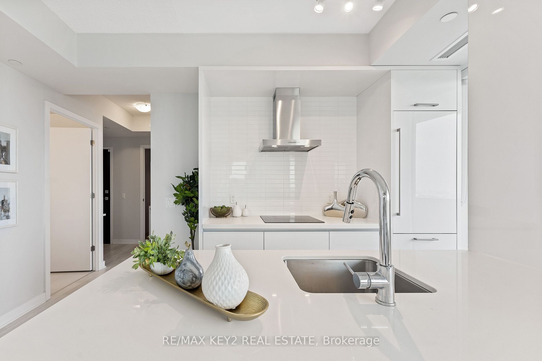 2221 Yonge St, #4509