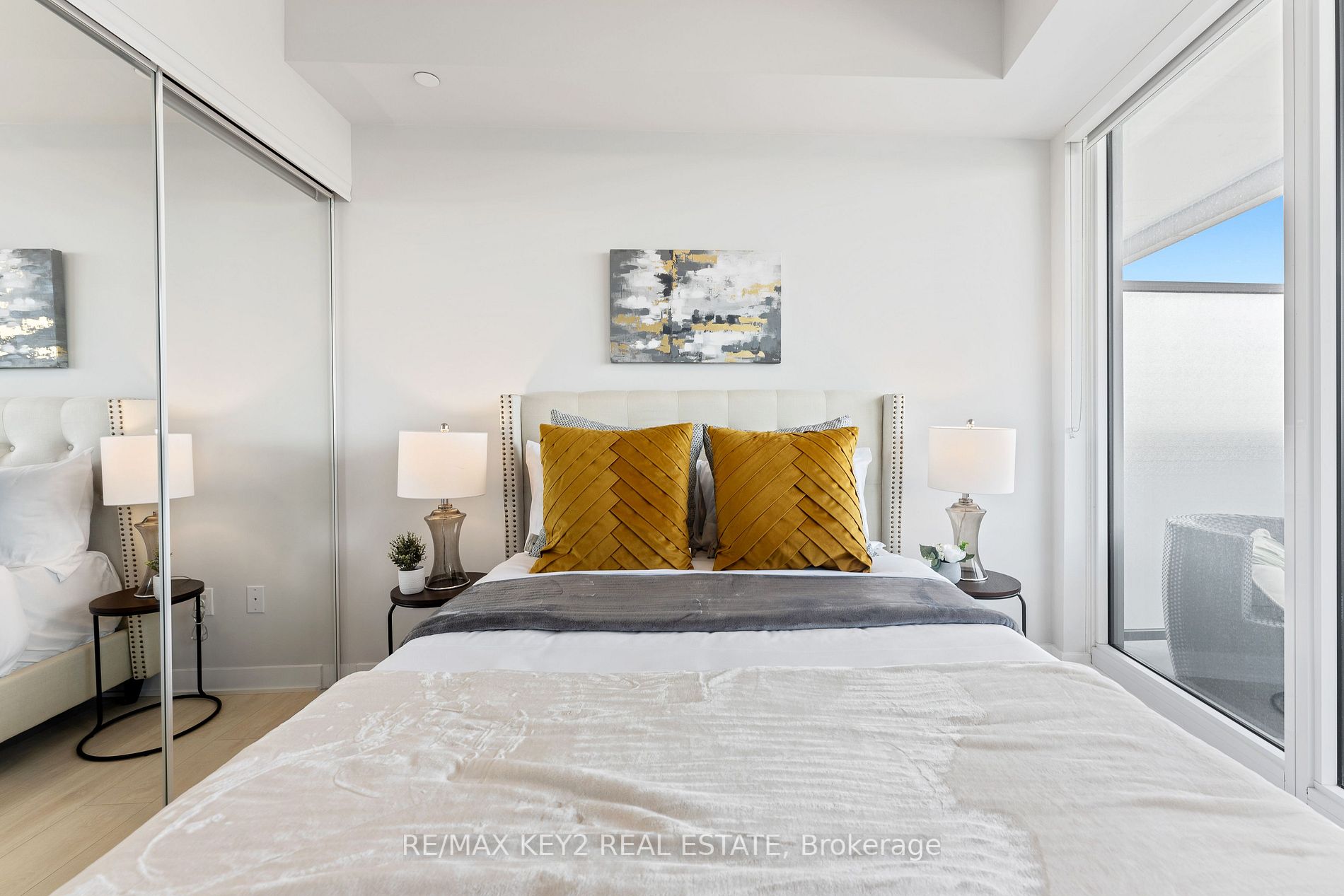 2221 Yonge St, #4509