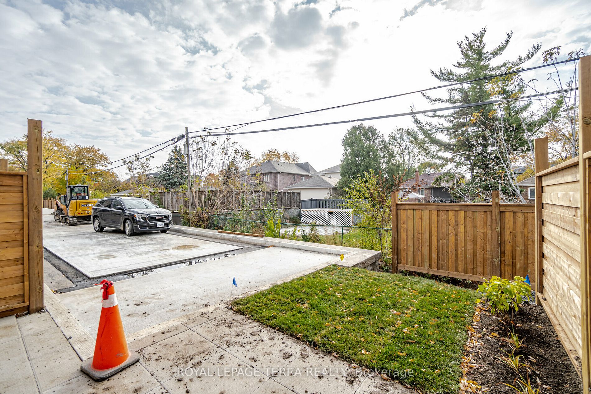 871 Sheppard Ave W, #28