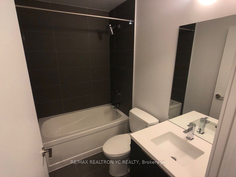 8 Eglinton Ave E, #4801