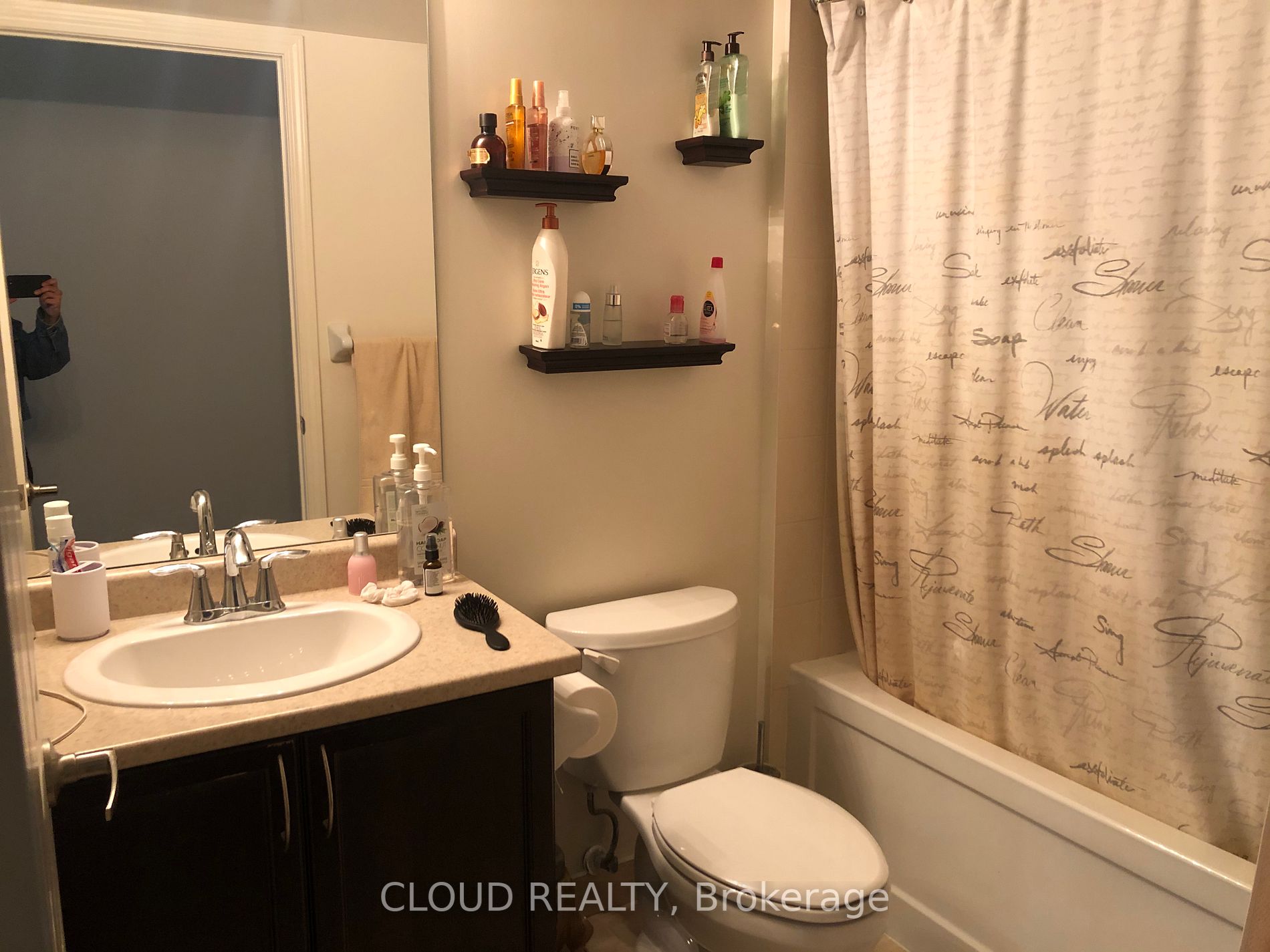 19 Grand Trunk Cres, #1807