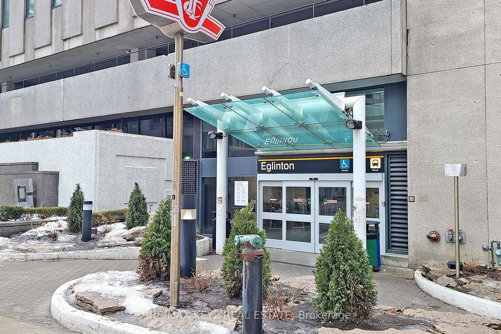 2221 Yonge St, #4104