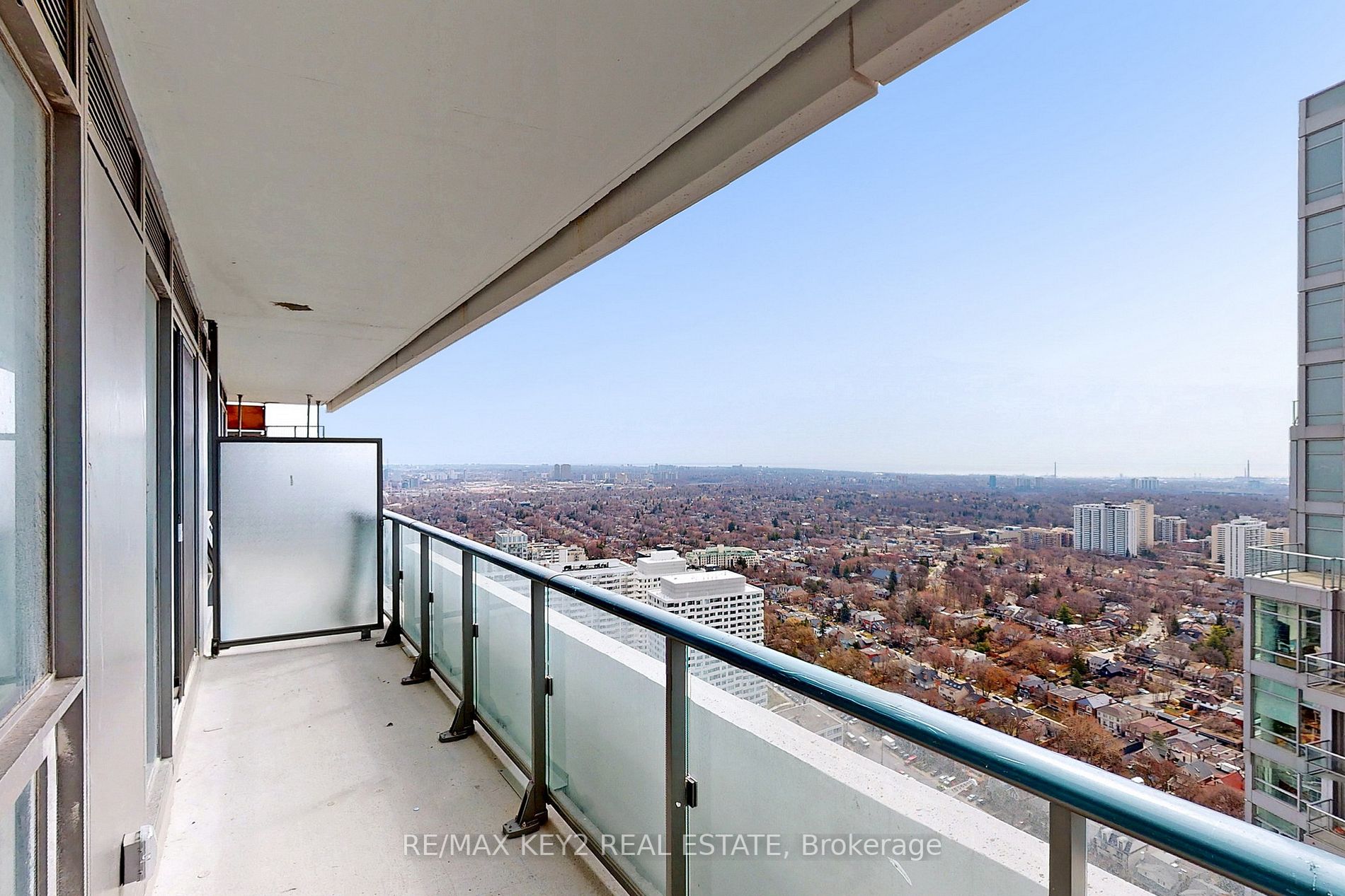 2221 Yonge St, #4104