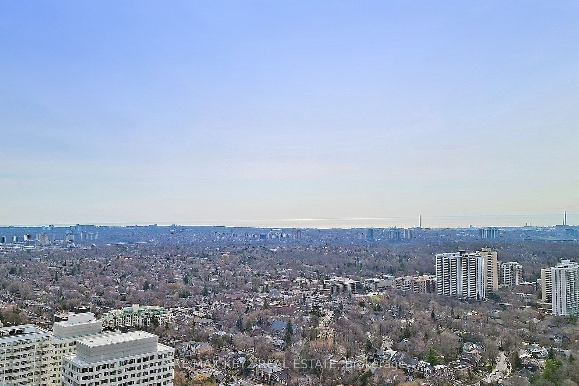 2221 Yonge St, #4104