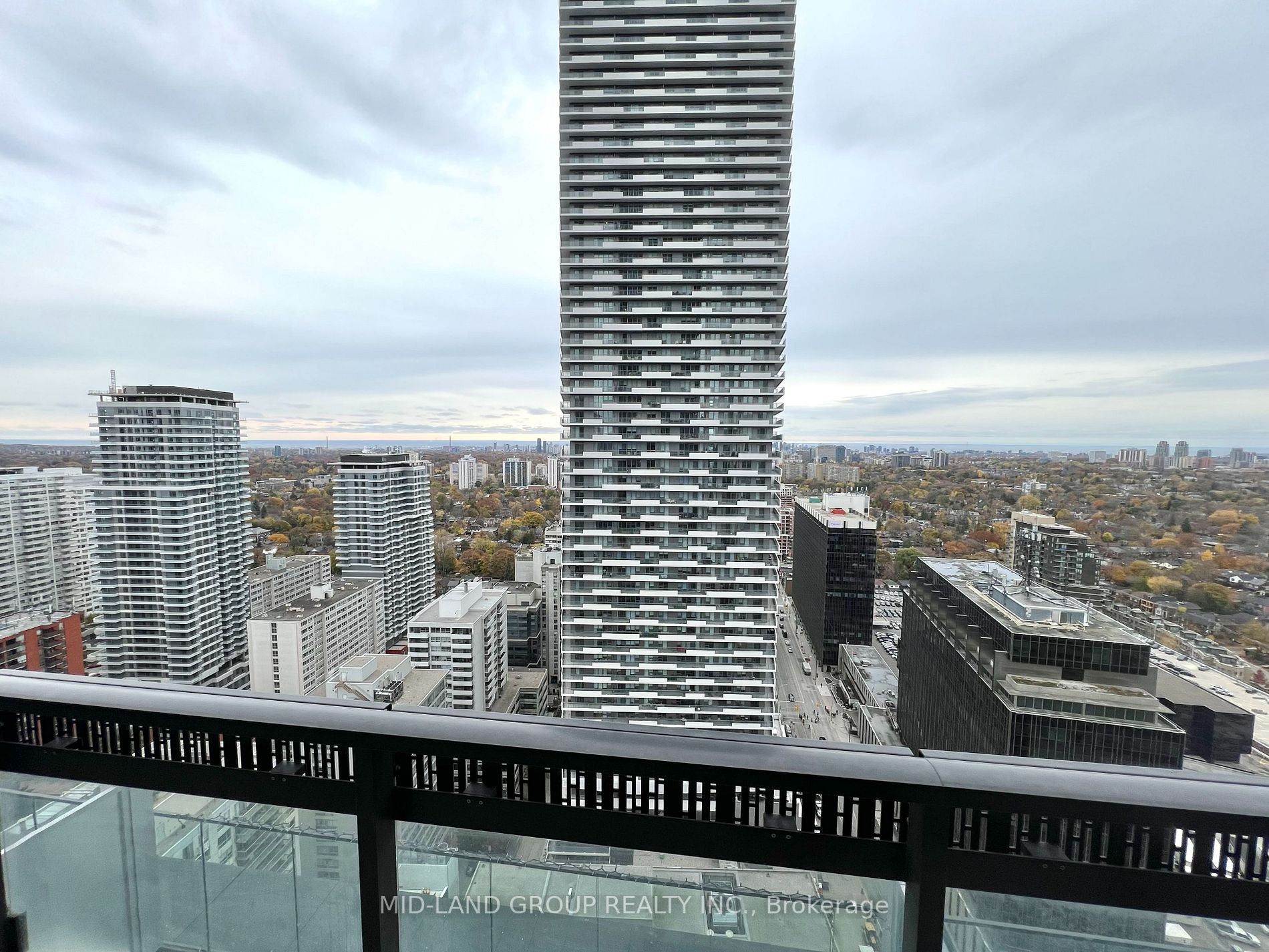 8 Eglinton Ave E, #2712