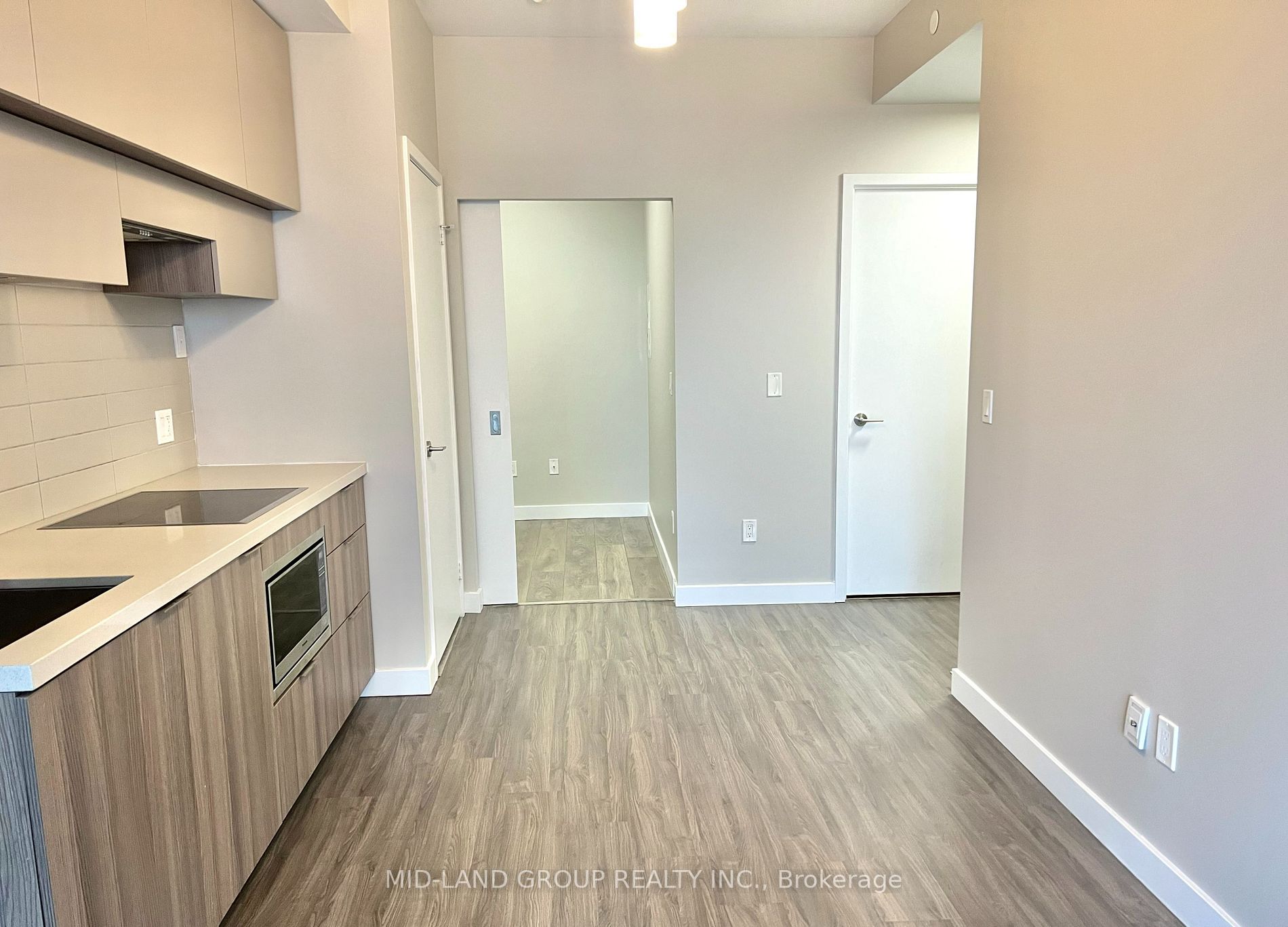 8 Eglinton Ave E, #2712