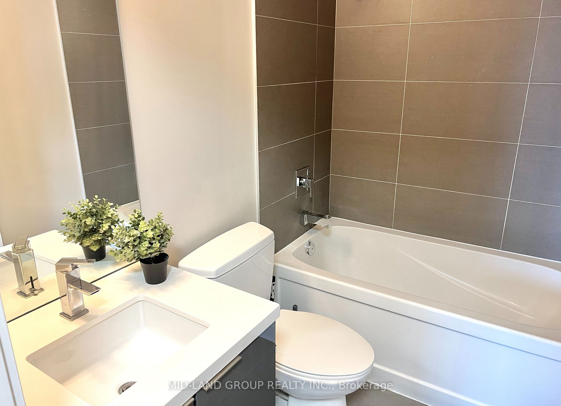 8 Eglinton Ave E, #2712