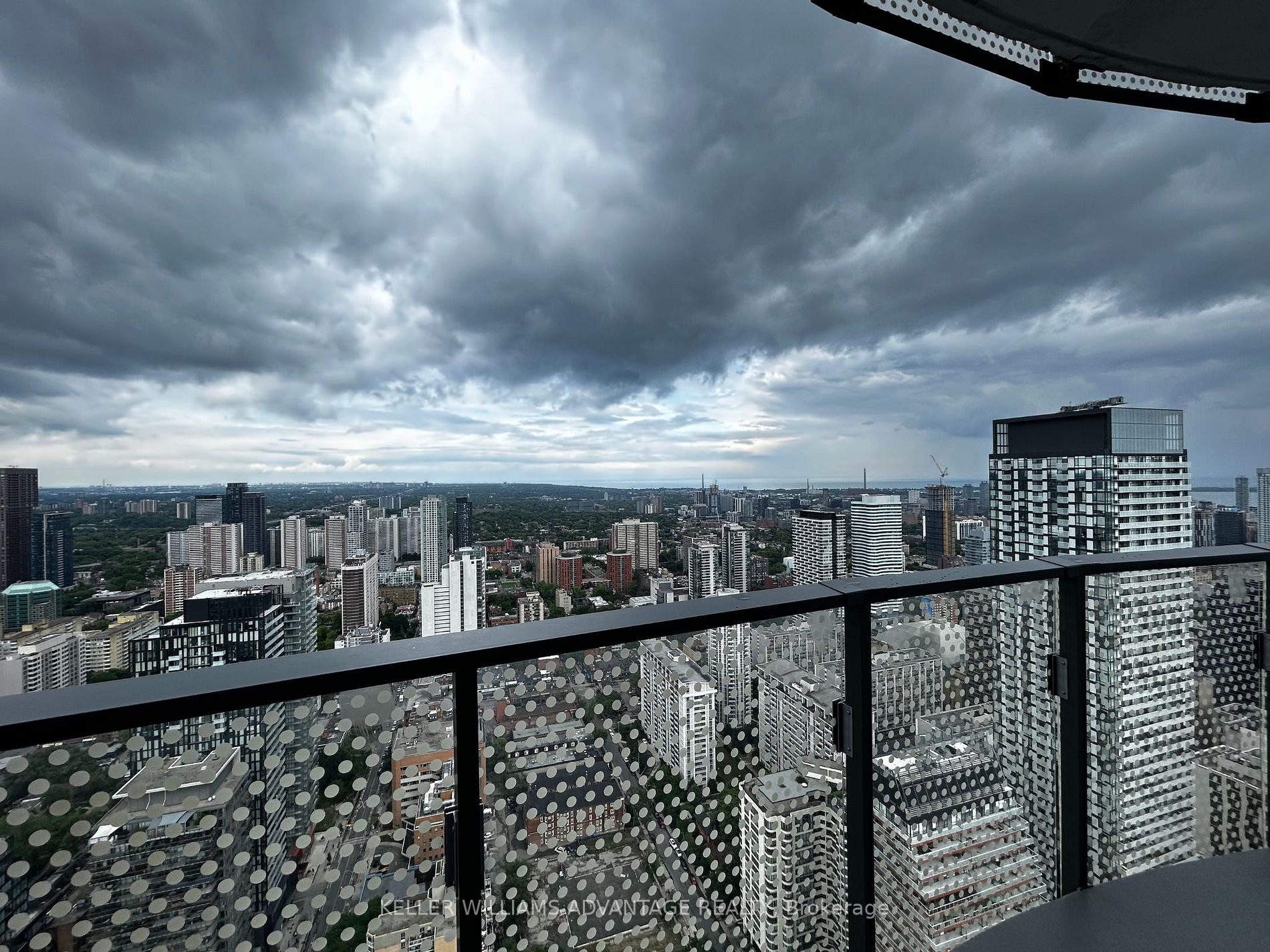 11 Wellesley St. W St W, #5402