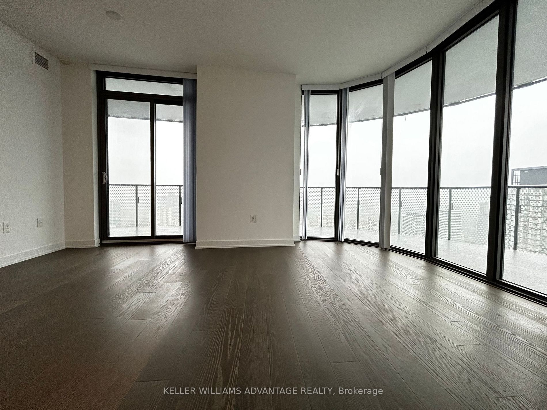 11 Wellesley St. W St W, #5402