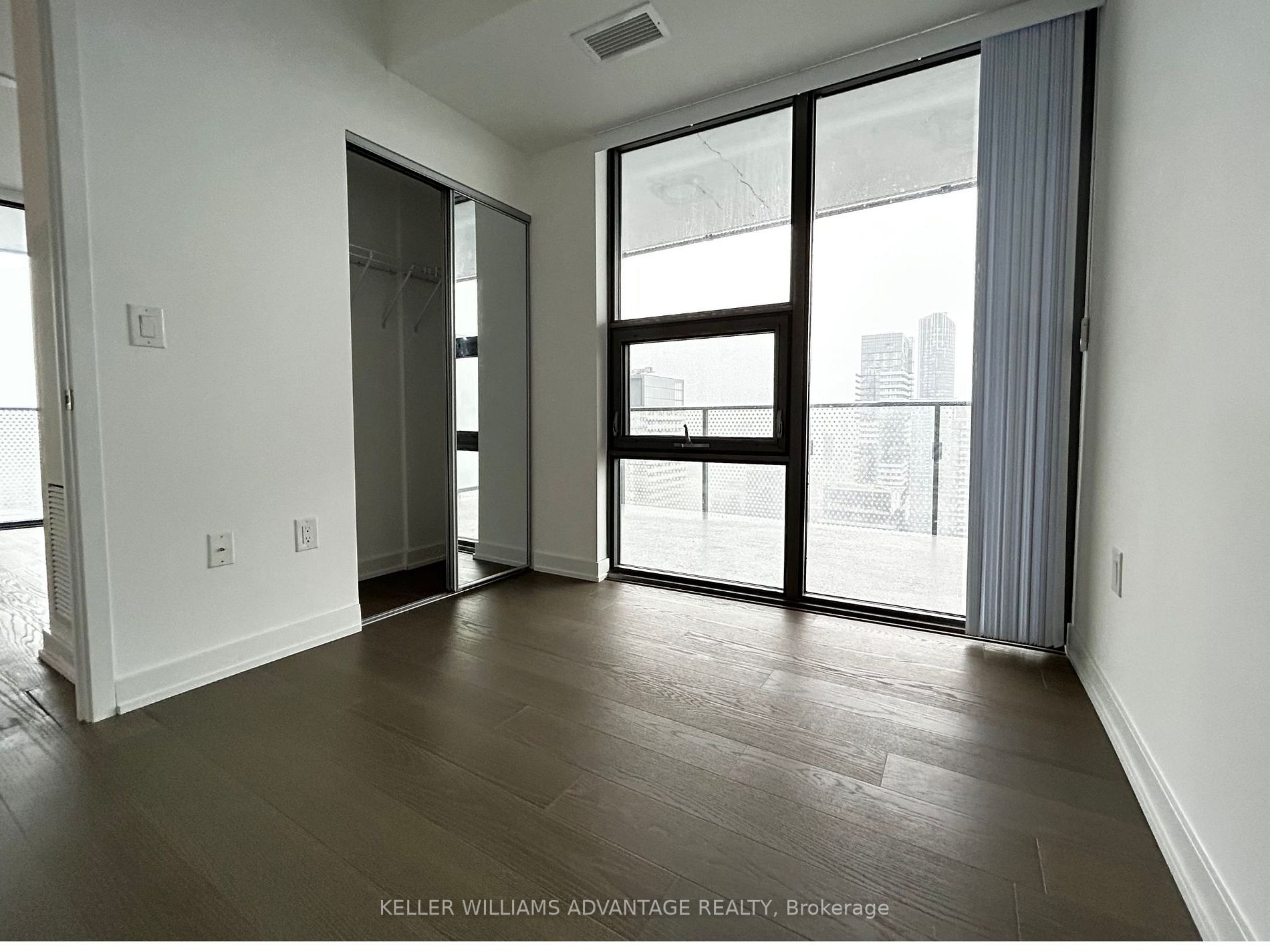 11 Wellesley St. W St W, #5402