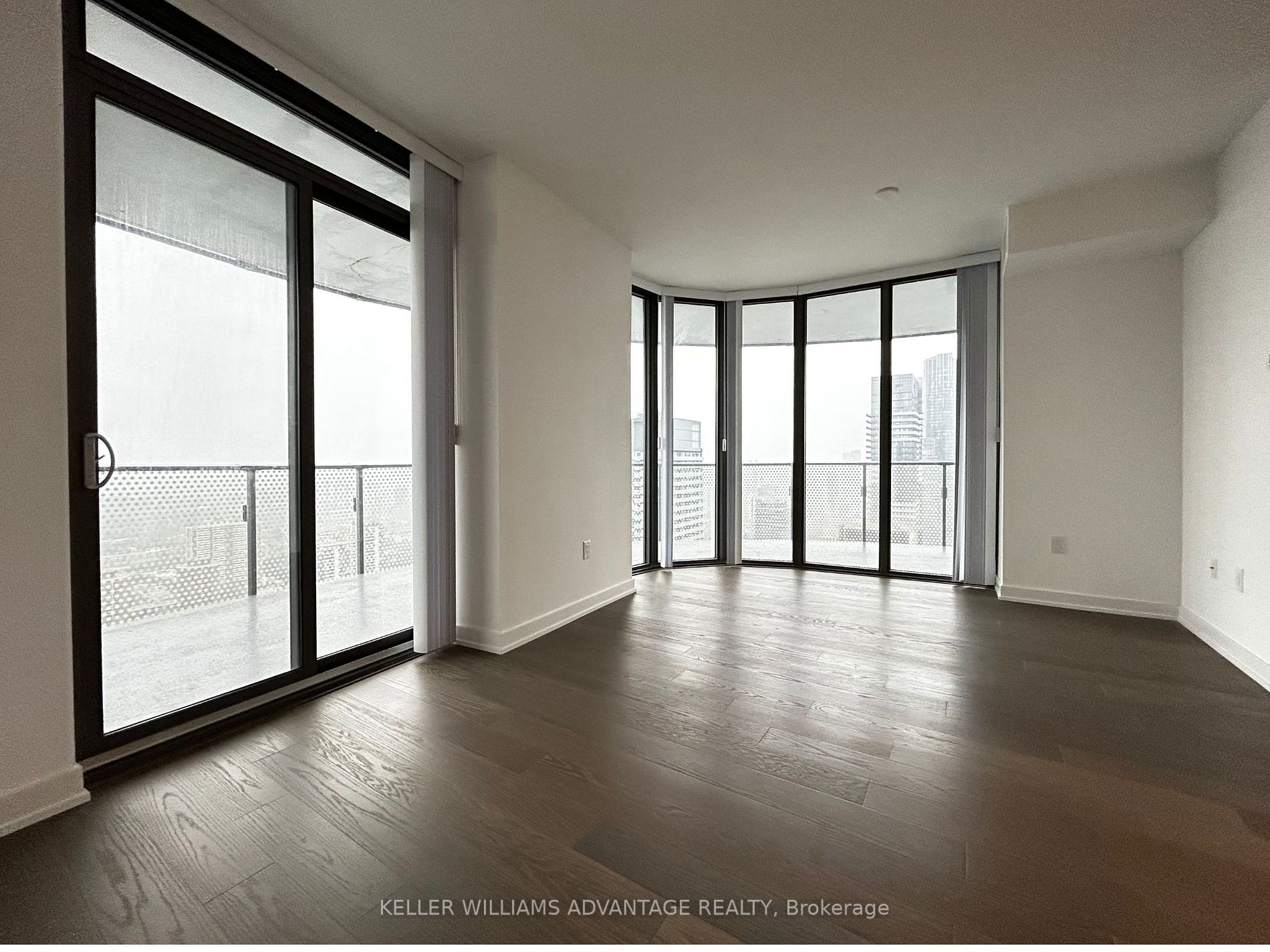 11 Wellesley St. W St W, #5402