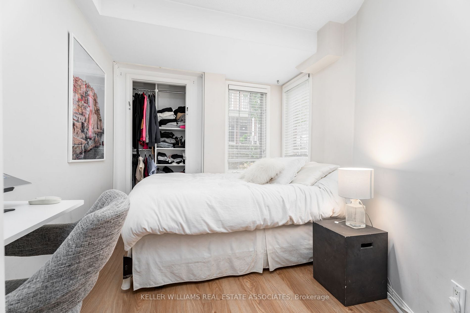 11 Niagara St W, #32