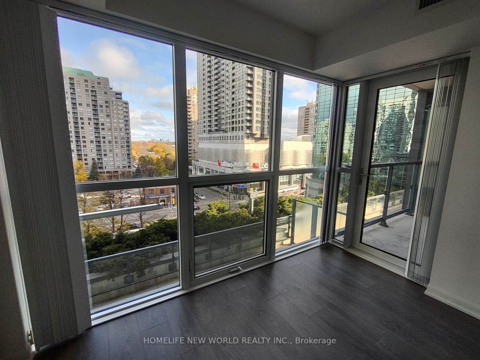 5162 Yonge St, #608
