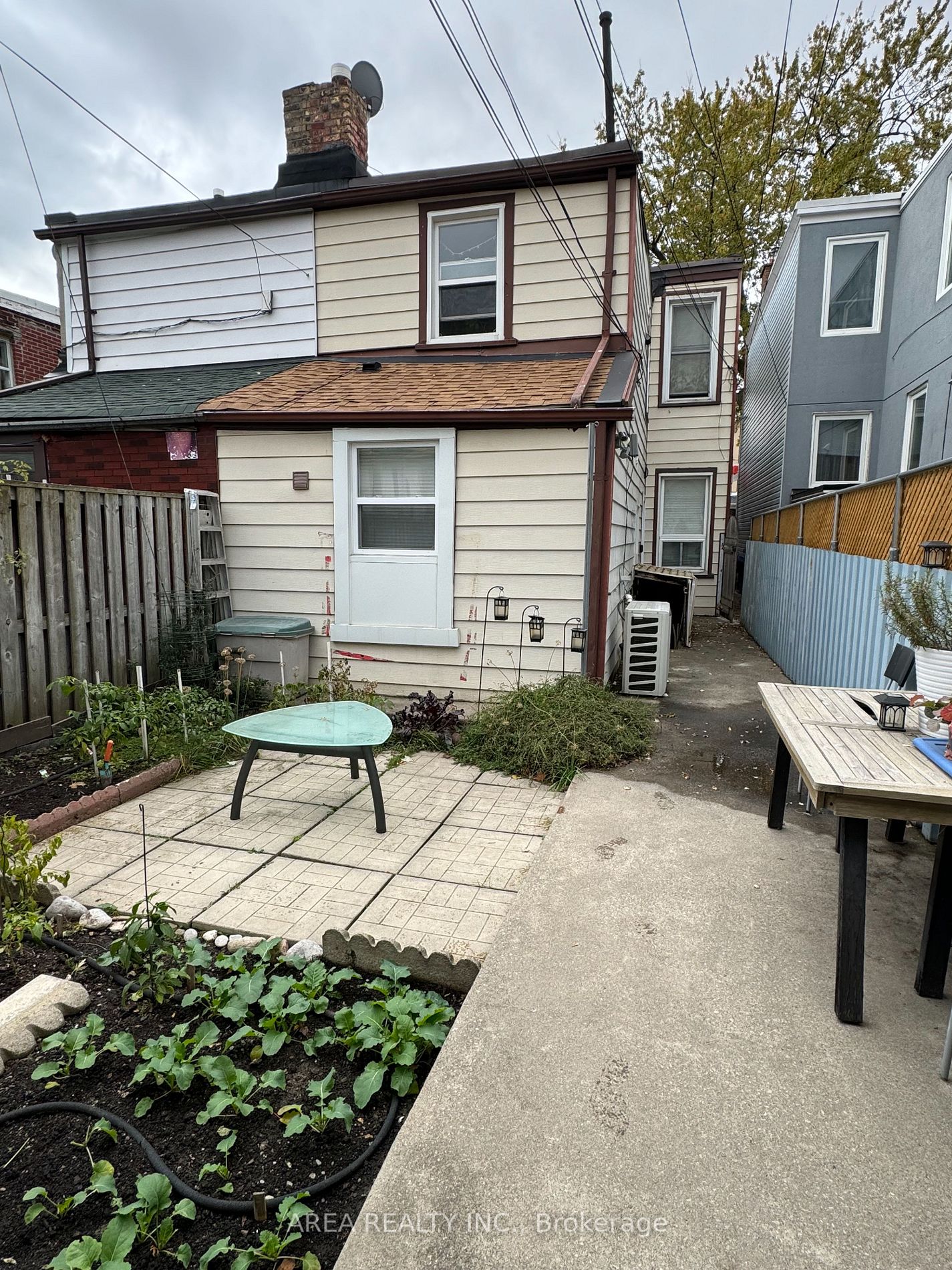 141 Palmerston Ave