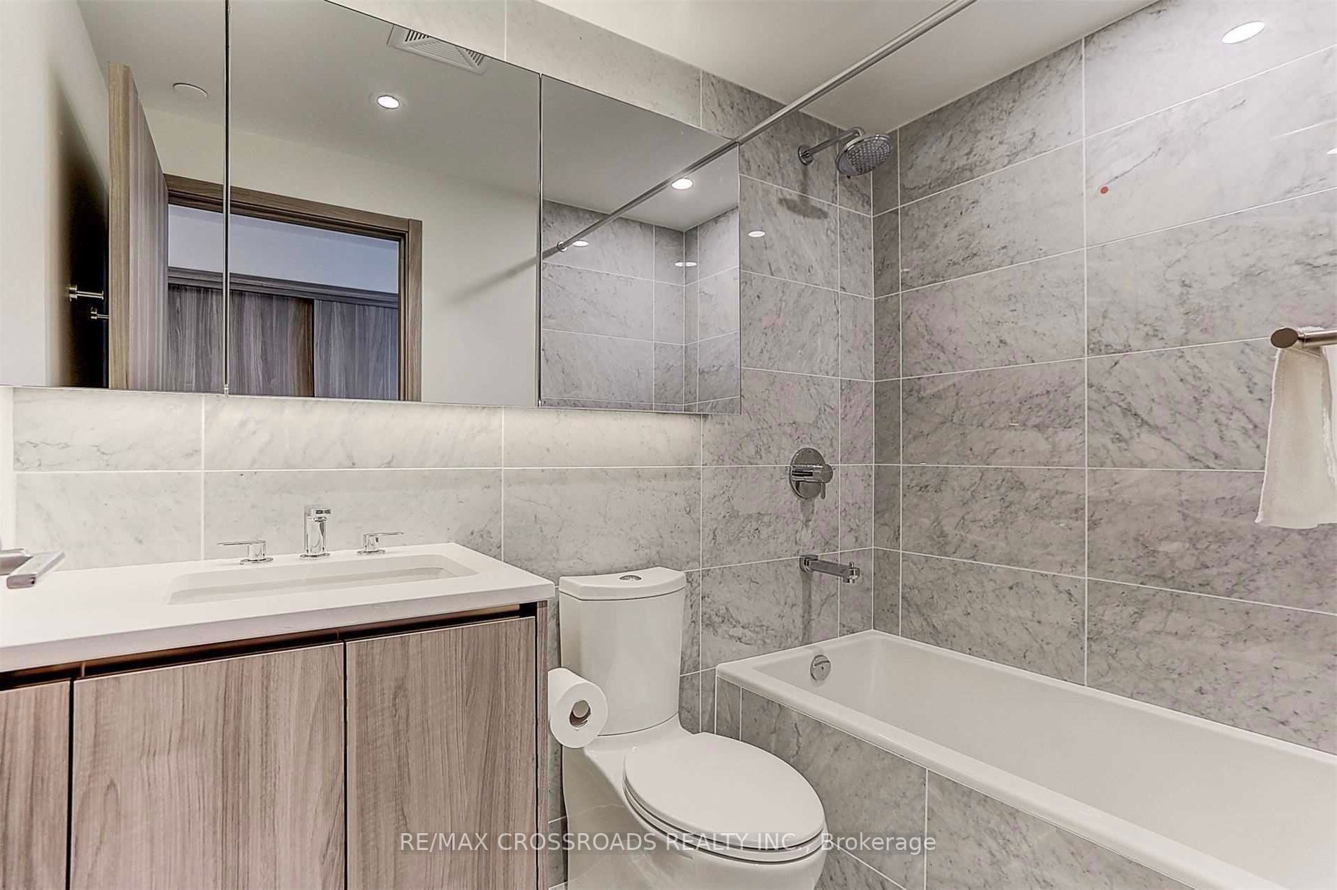 85 Mcmahon Dr, #2509