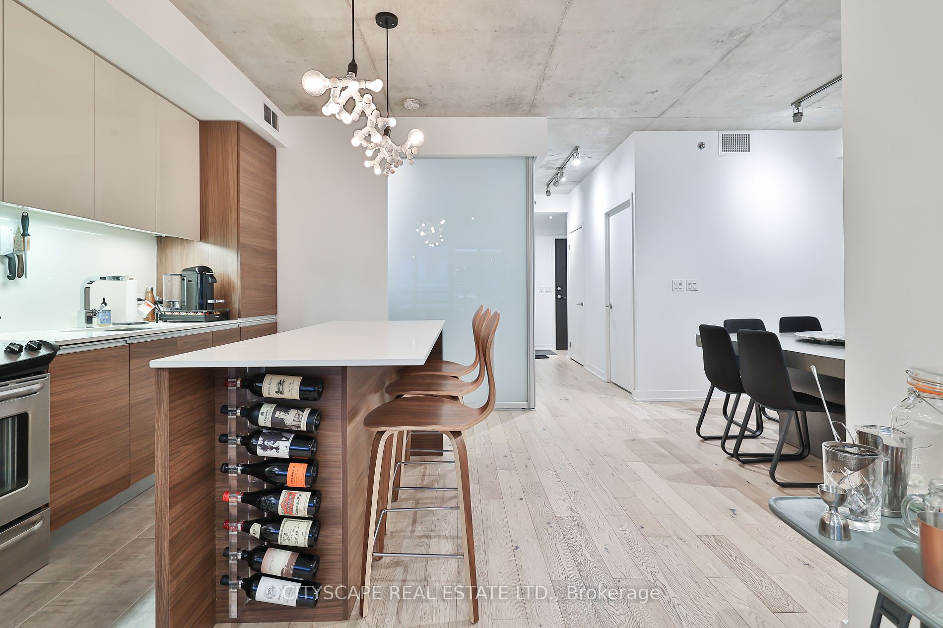 8 Gladstone Ave, #303