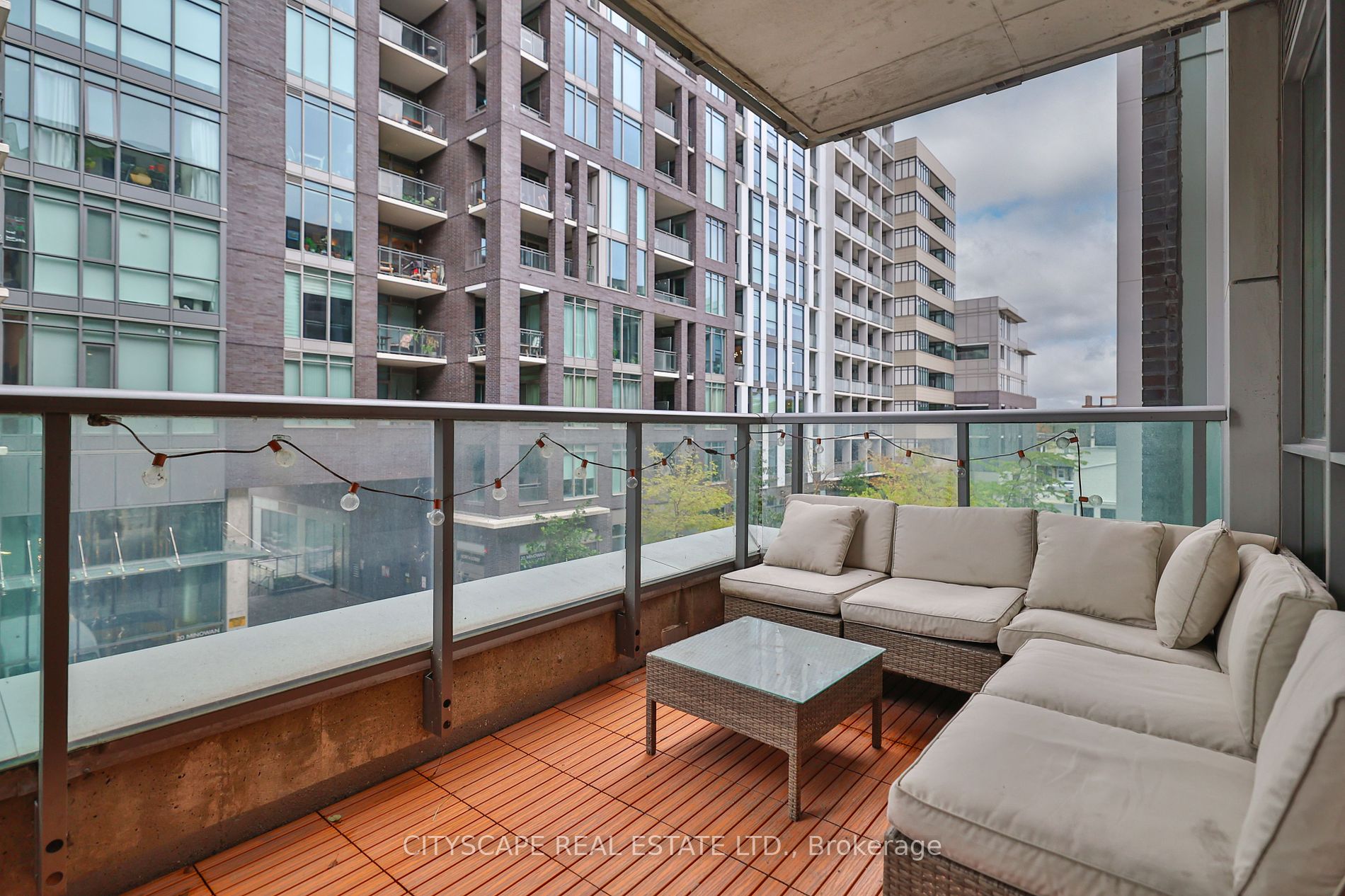 8 Gladstone Ave, #303